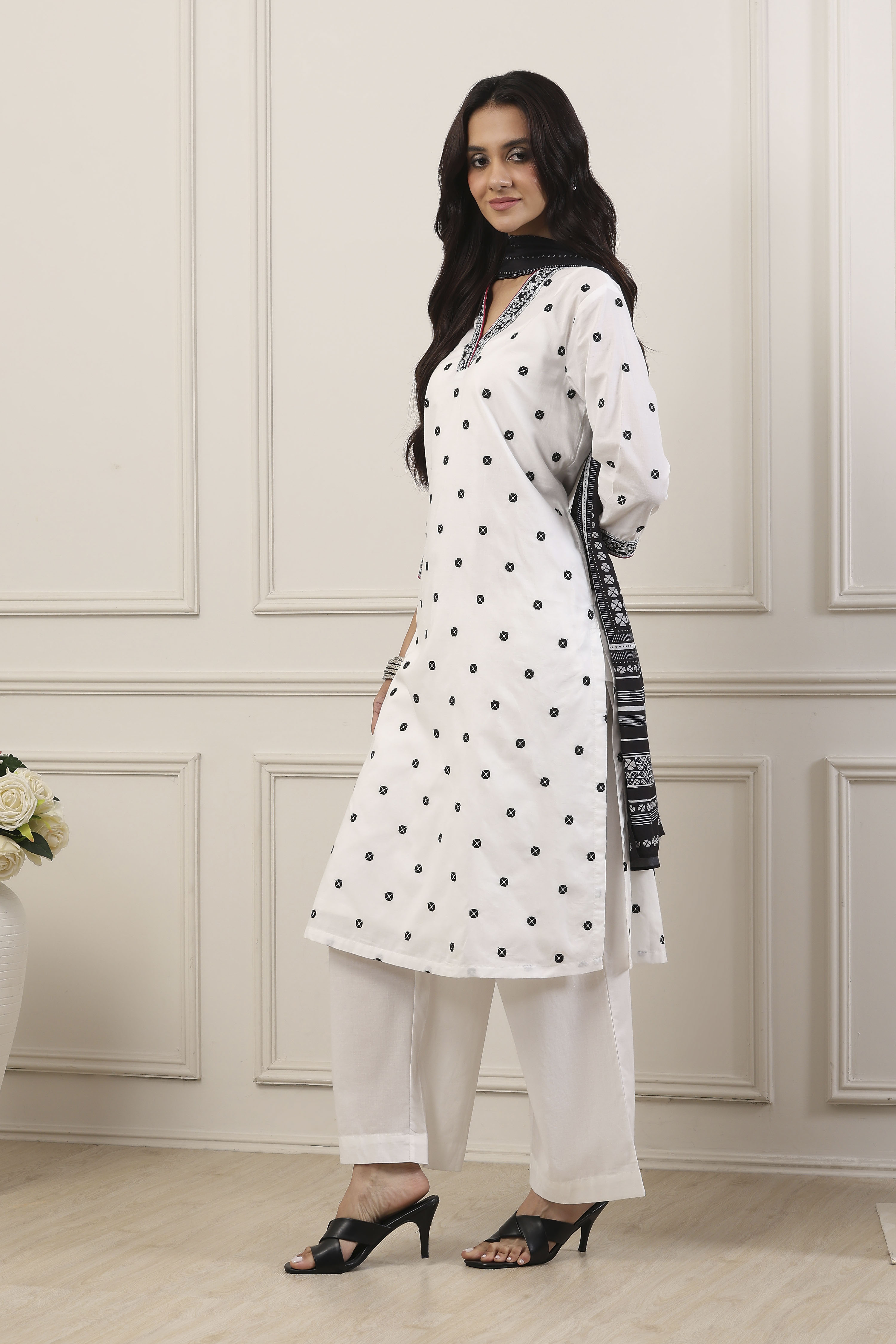 White & Black Cotton Floral Embroidered Straight Suit Set image number 4