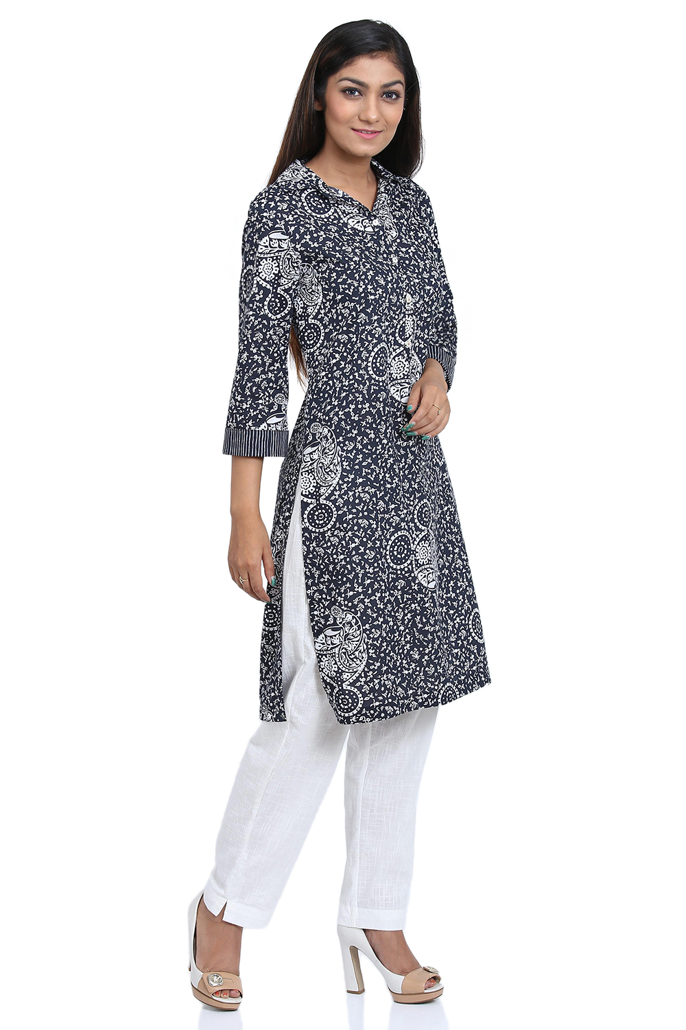 Blue Straight Cotton Printed Kurta image number 2