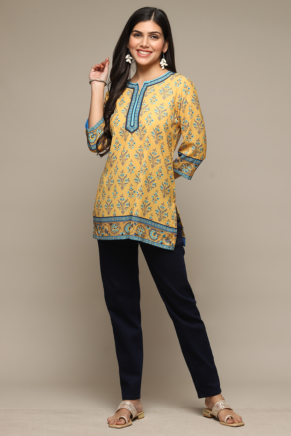 Indigo Cotton Blend Solid Jeggings image number 0