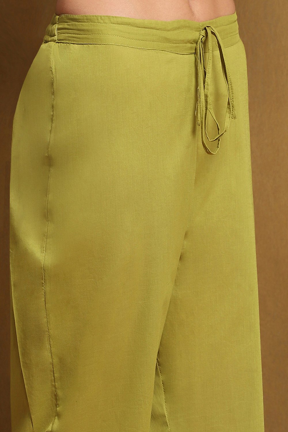 Moss Green Cotton Floral Printed Straight Suit Set image number 2