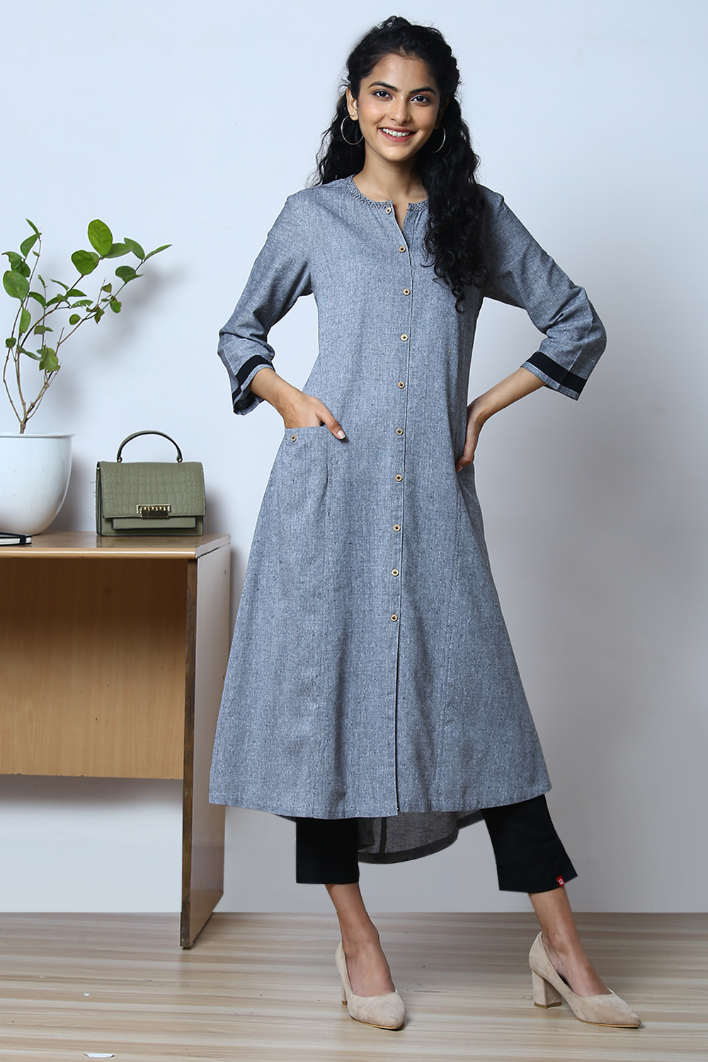 Grey Cotton A-Line Yarndyed Kurta image number 0