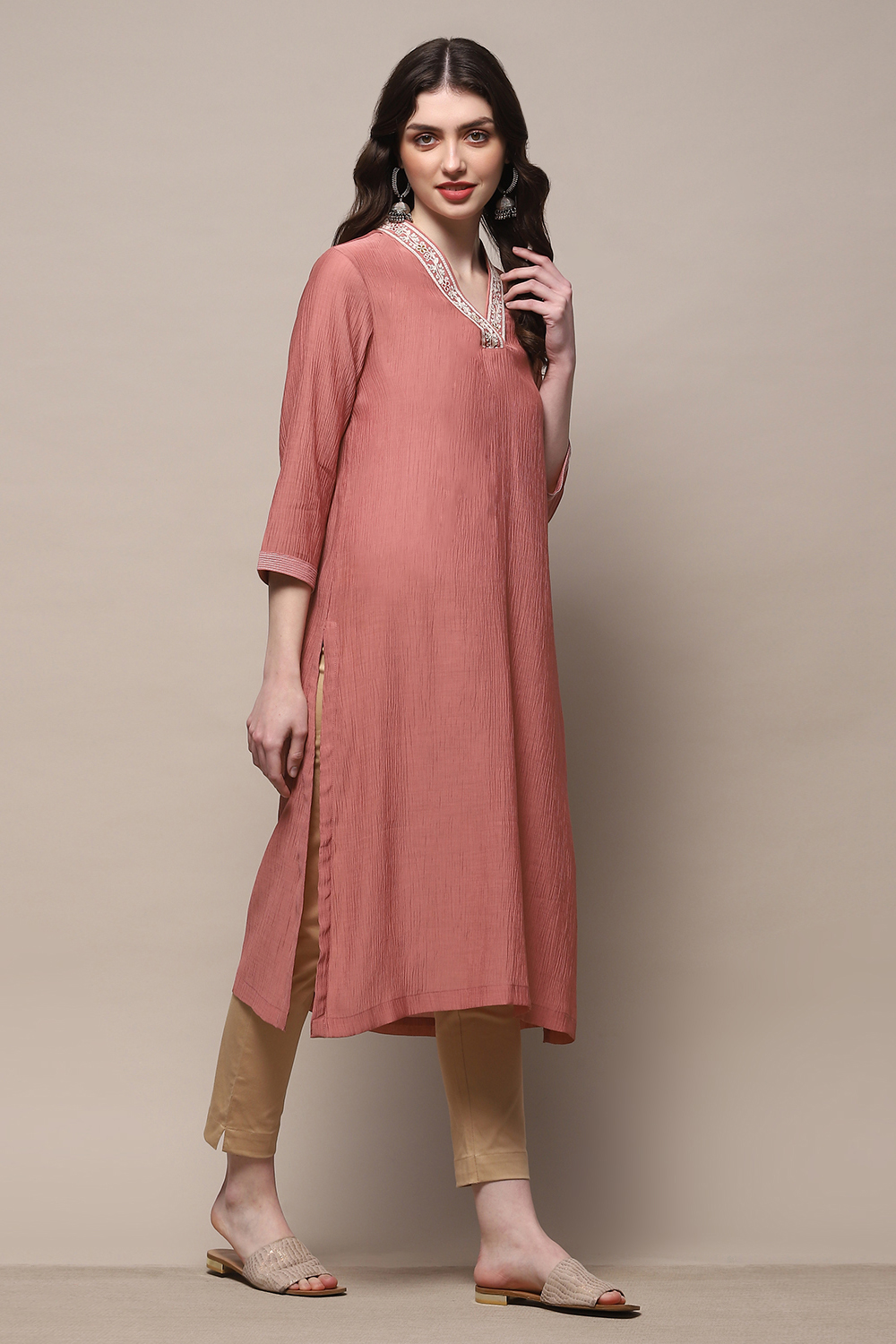 Dusky Rose Polyester Straight Kurta image number 4