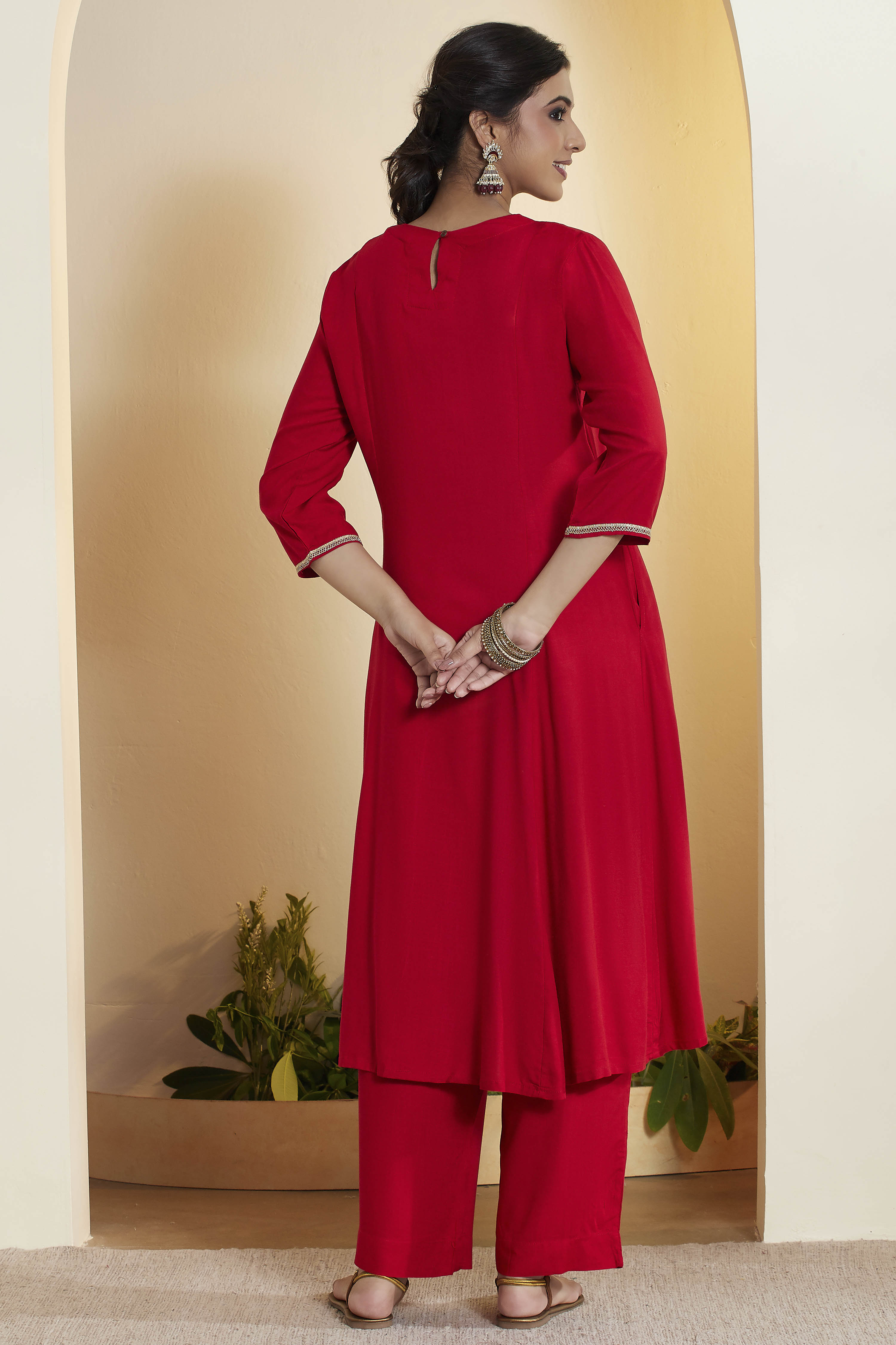 Black Viscose Rayon Yoke Design Straight Kurta Set image number 6