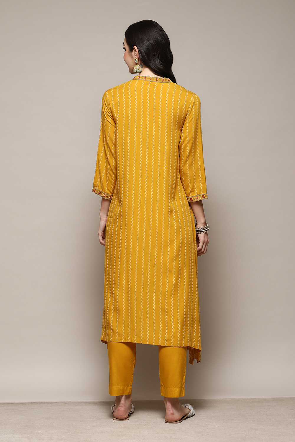 Yellow Rayon Asymmetric Yarndyed Kurta Slim Pant Suit Set image number 4