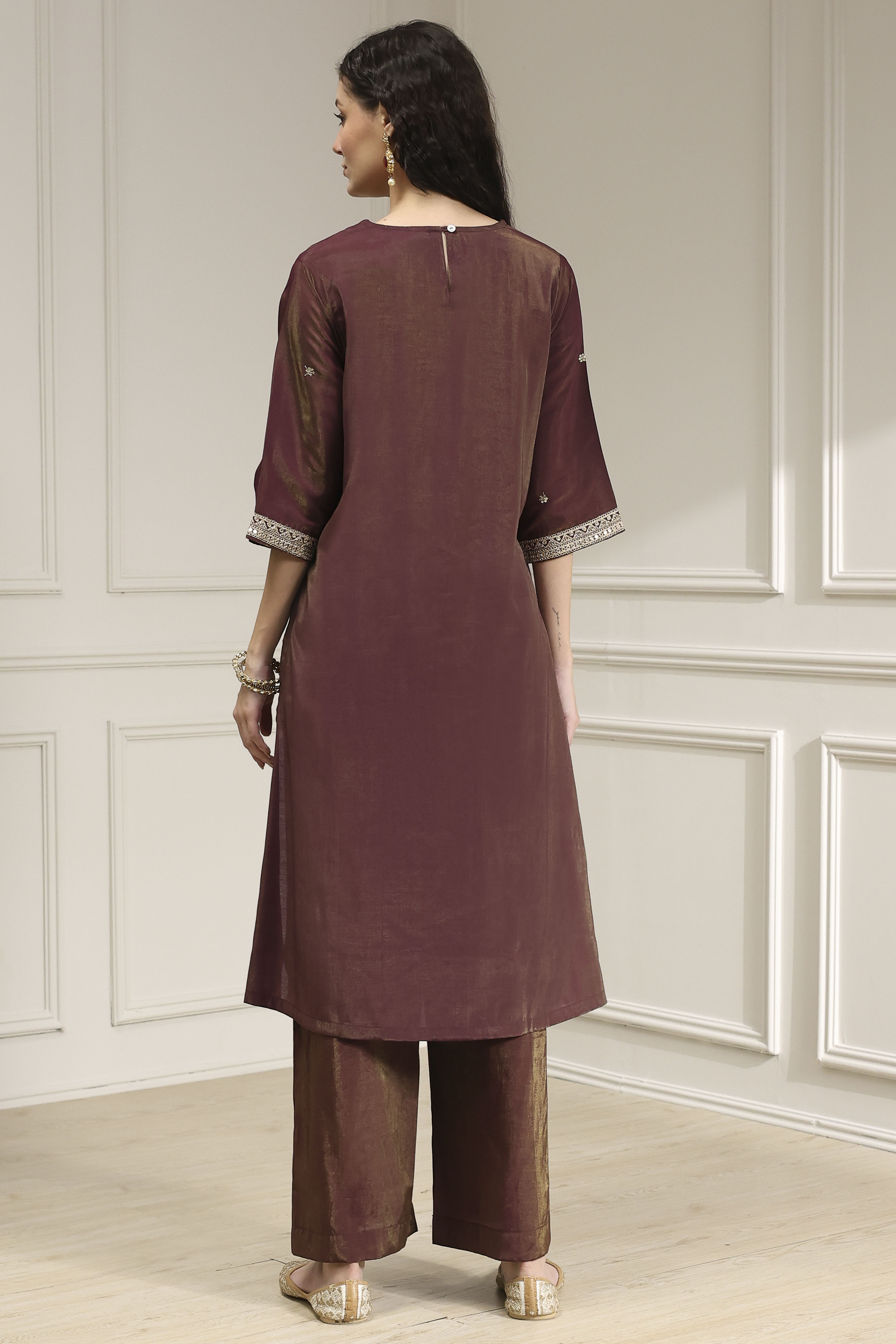 Green Embroidered Straight Suit Set image number 4