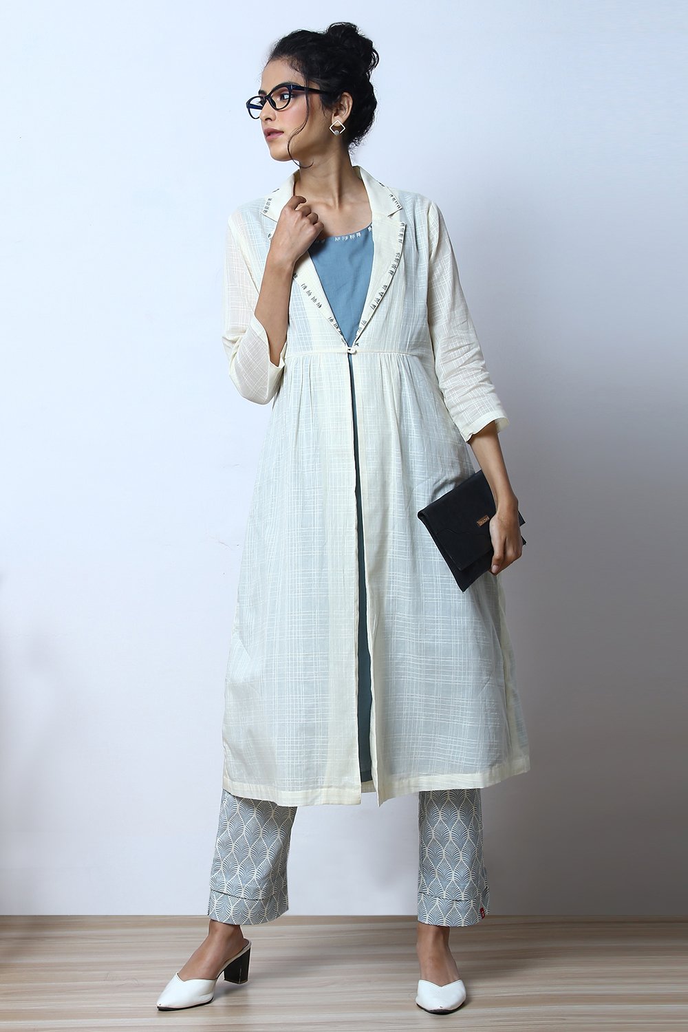 Cream Cotton Solid Jacket With Kurta image number 6