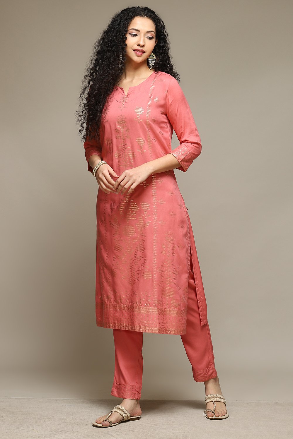 Plum Rayon Straight Kurta Pants 2 Piece Set image number 3