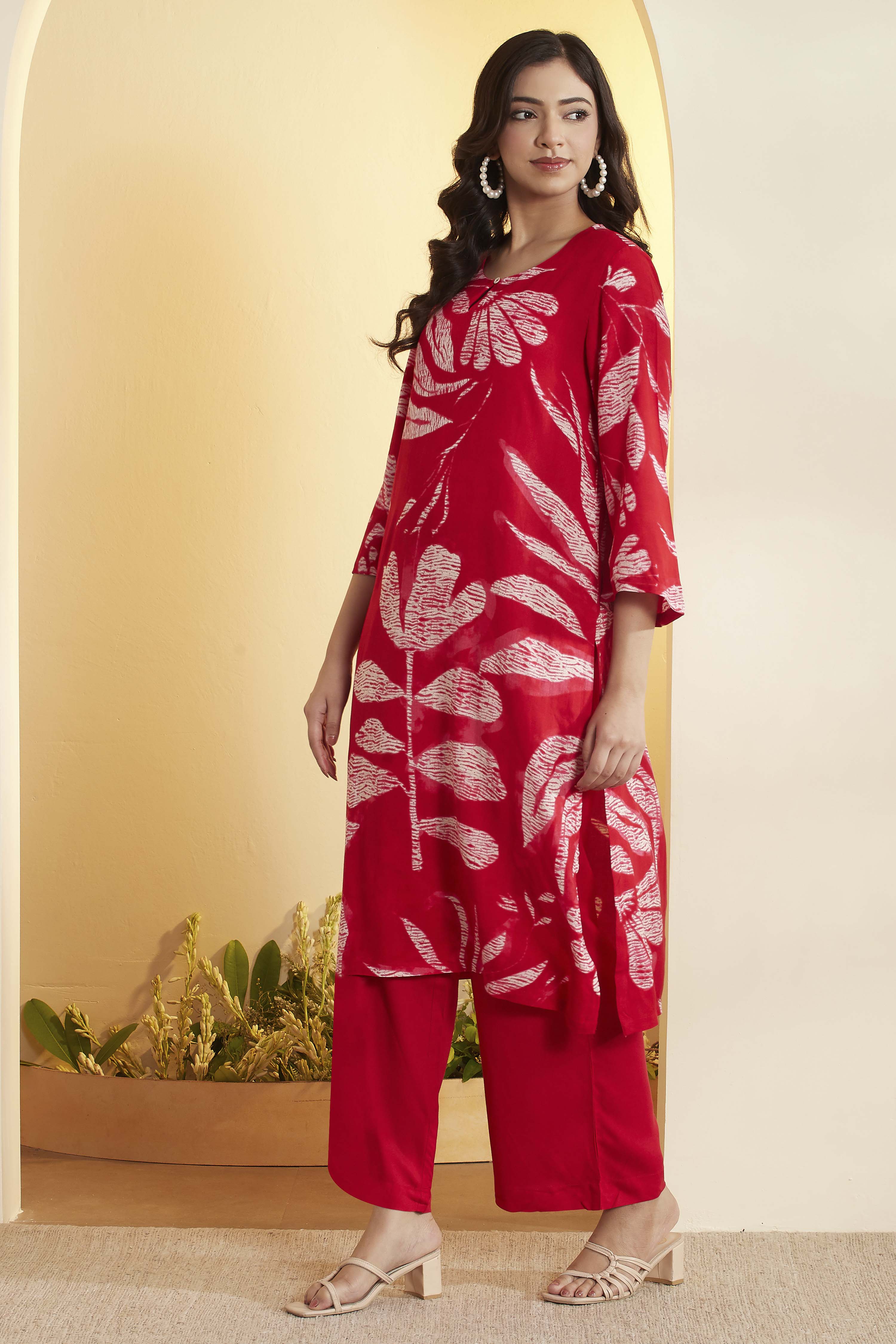 Red Viscose Rayon Leaf Printed A-Line Kurta Set image number 3