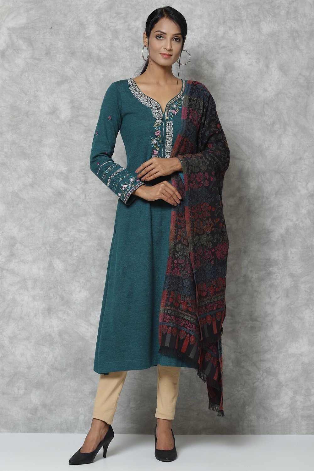 Multicolour Straight Cotton Solid Dupatta image number 2