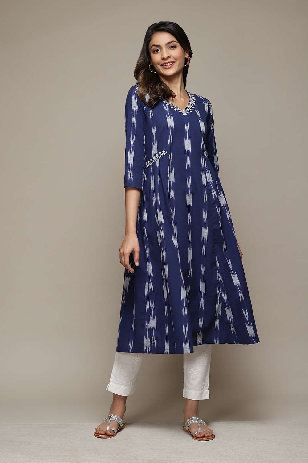 Navy Cotton IKAT Straight Yarndyed Kurta image number 5