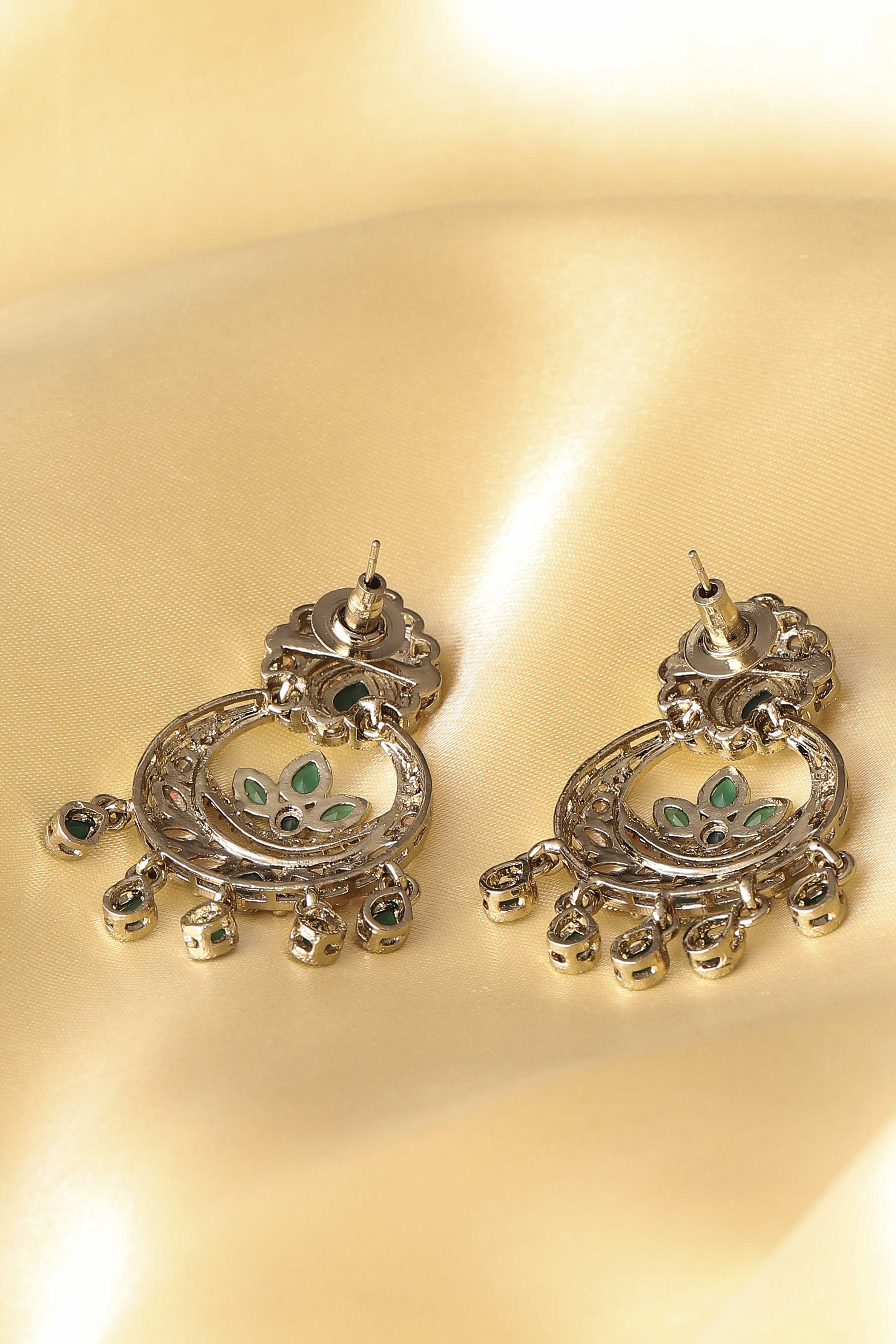 Green Pearl Earrings image number 2