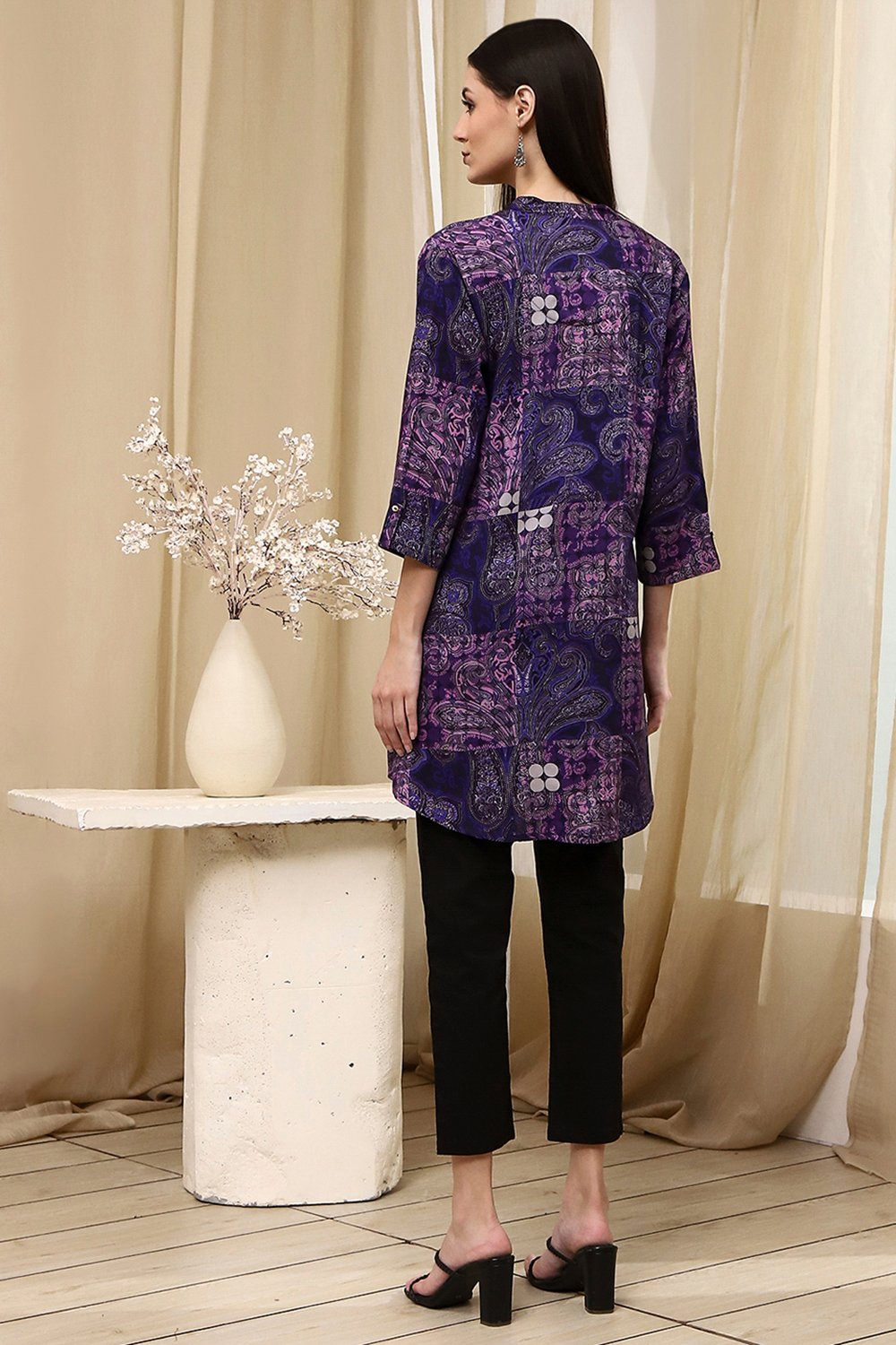 Indigo Blue Pleated Straight Short Kurta image number 3