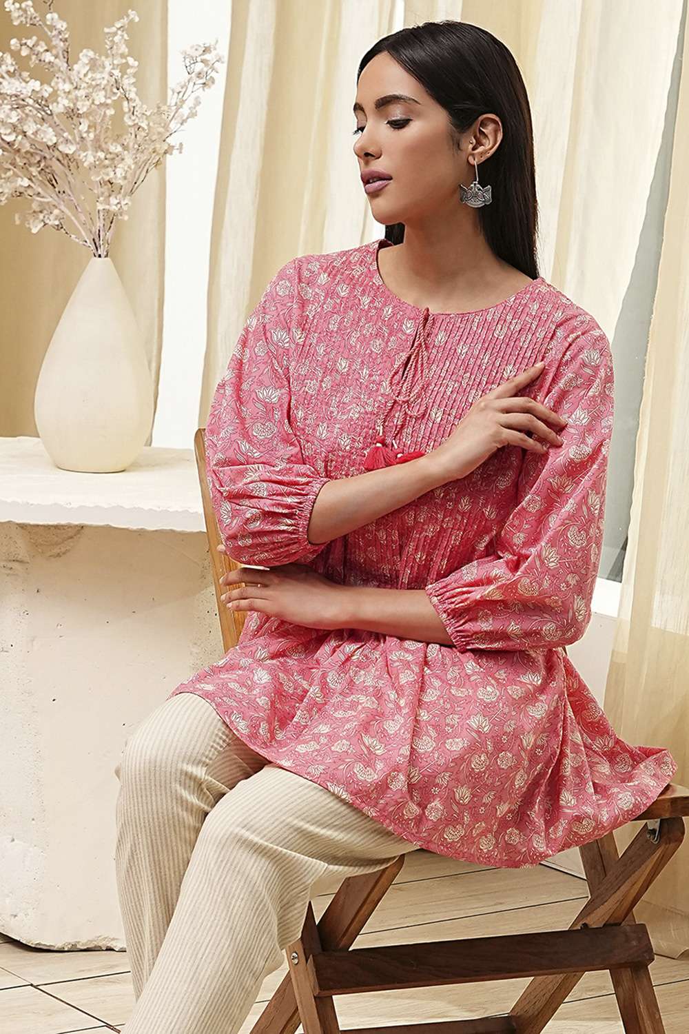 Coral Cotton Pleated Short Kurta image number 6