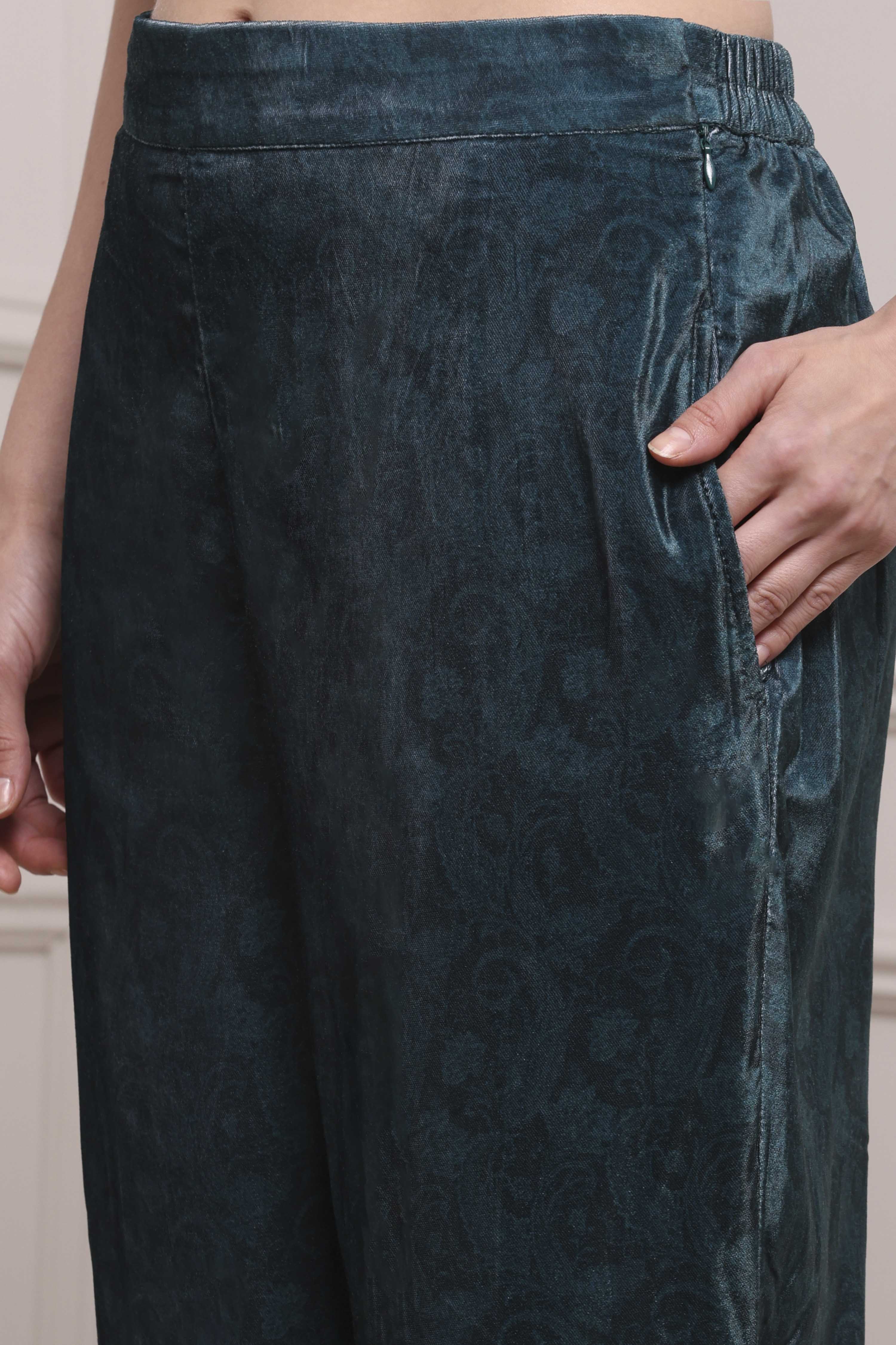 Bottle Green Velvet Printed Straight Winter Suit Set image number 2