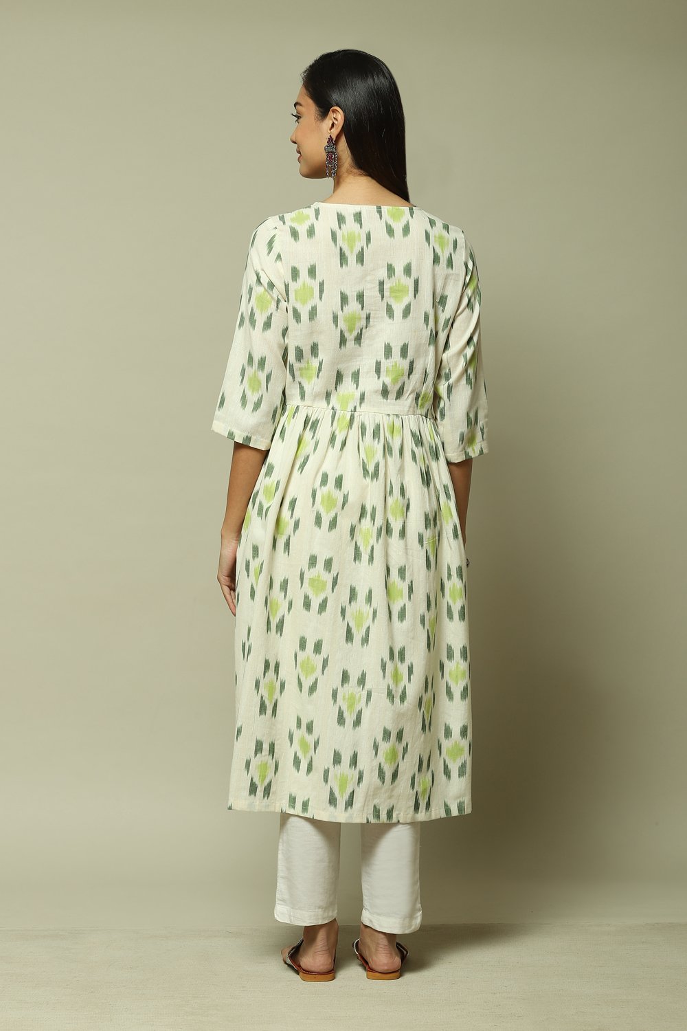 Off-White & Green Cotton IKAT Flared Yarndyed Kurta image number 4