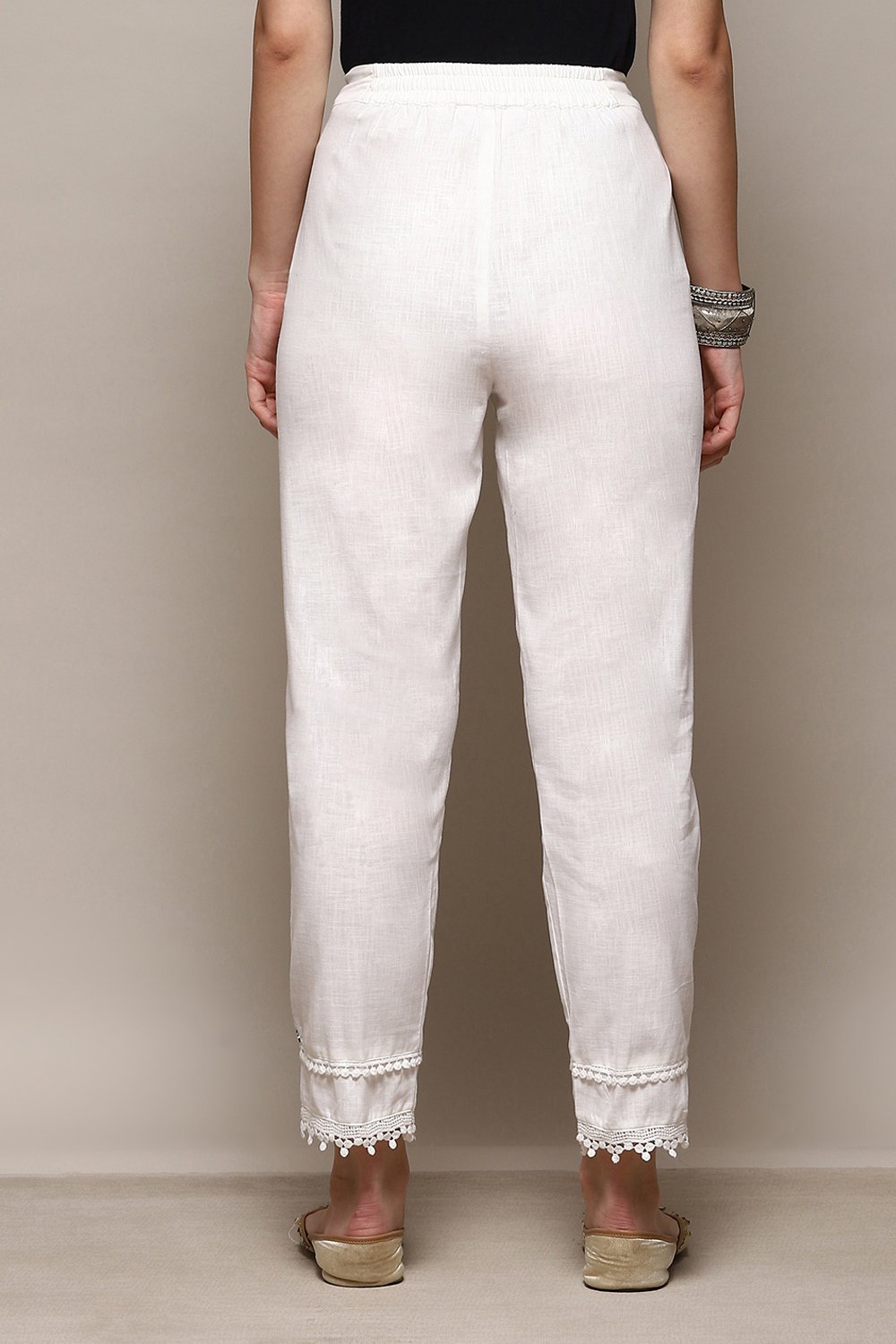White Cotton Slim Solid Pants image number 4