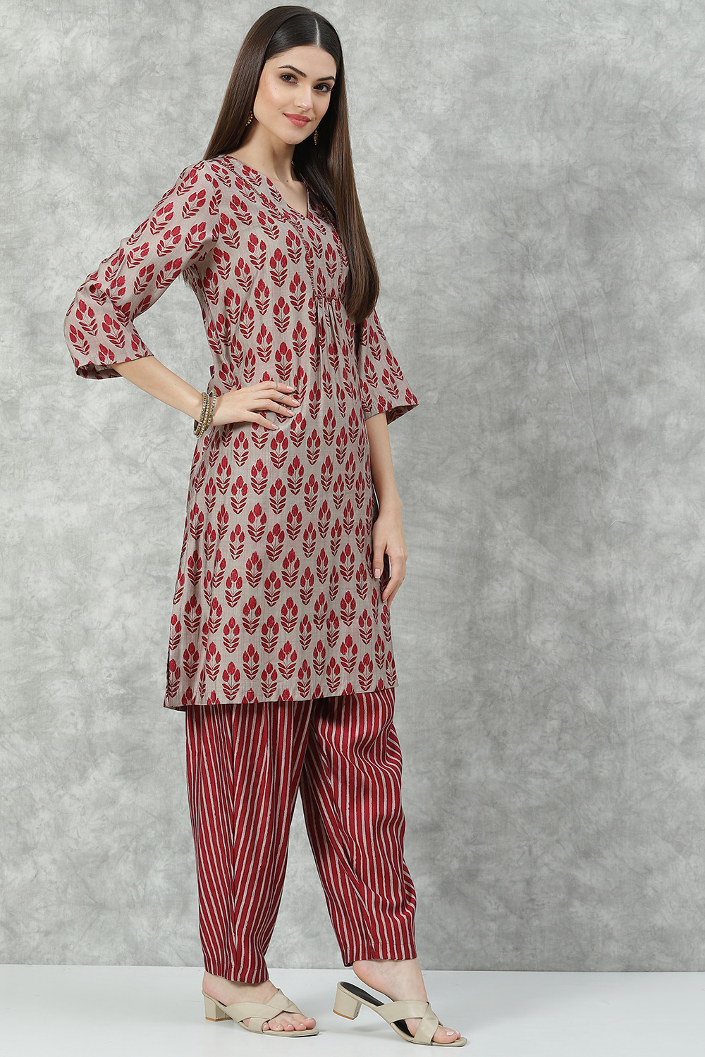 Maroon Poly Viscose Flared Printed Kurta Set image number 5