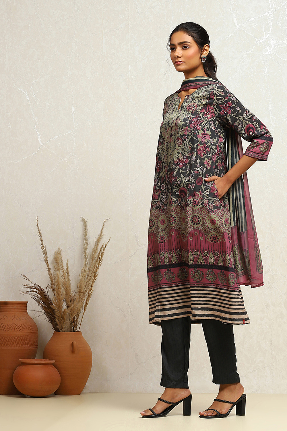 Beige Crepe Floral Printed Straight Suit Set image number 3