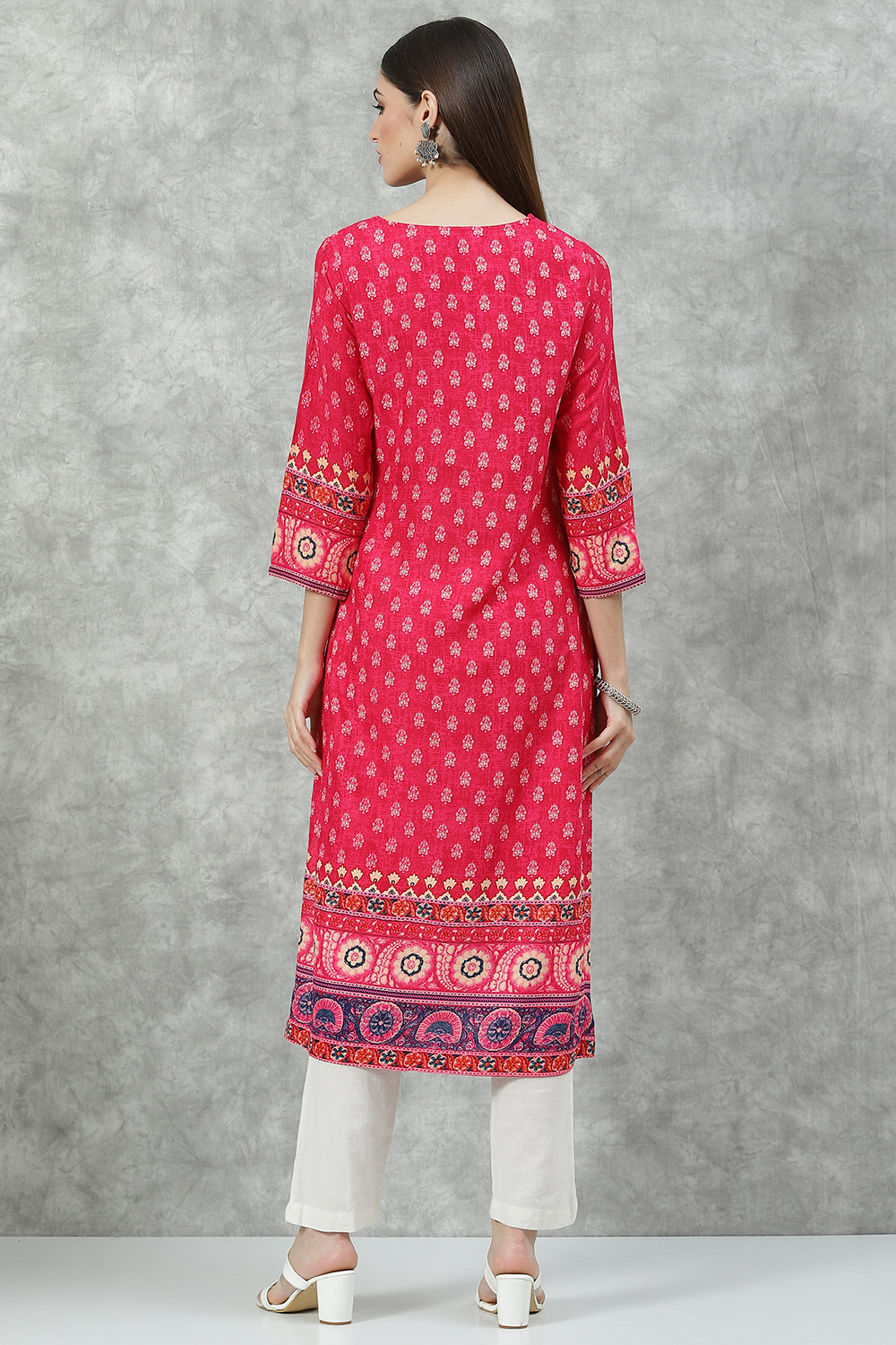 Pink LIVA Straight Printed Kurta image number 4