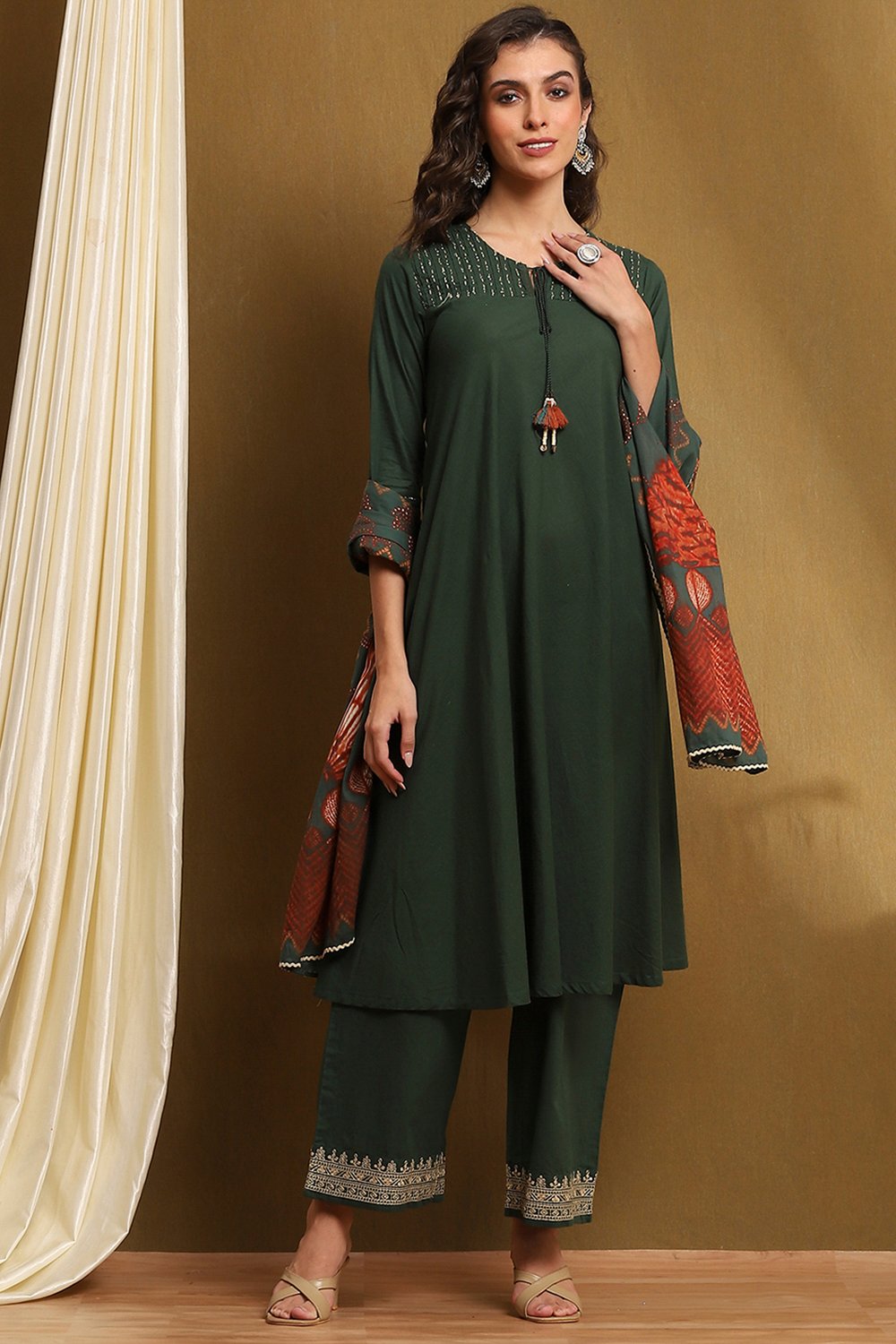 Dark Green Cotton Solid A-Line Suit Set image number 6