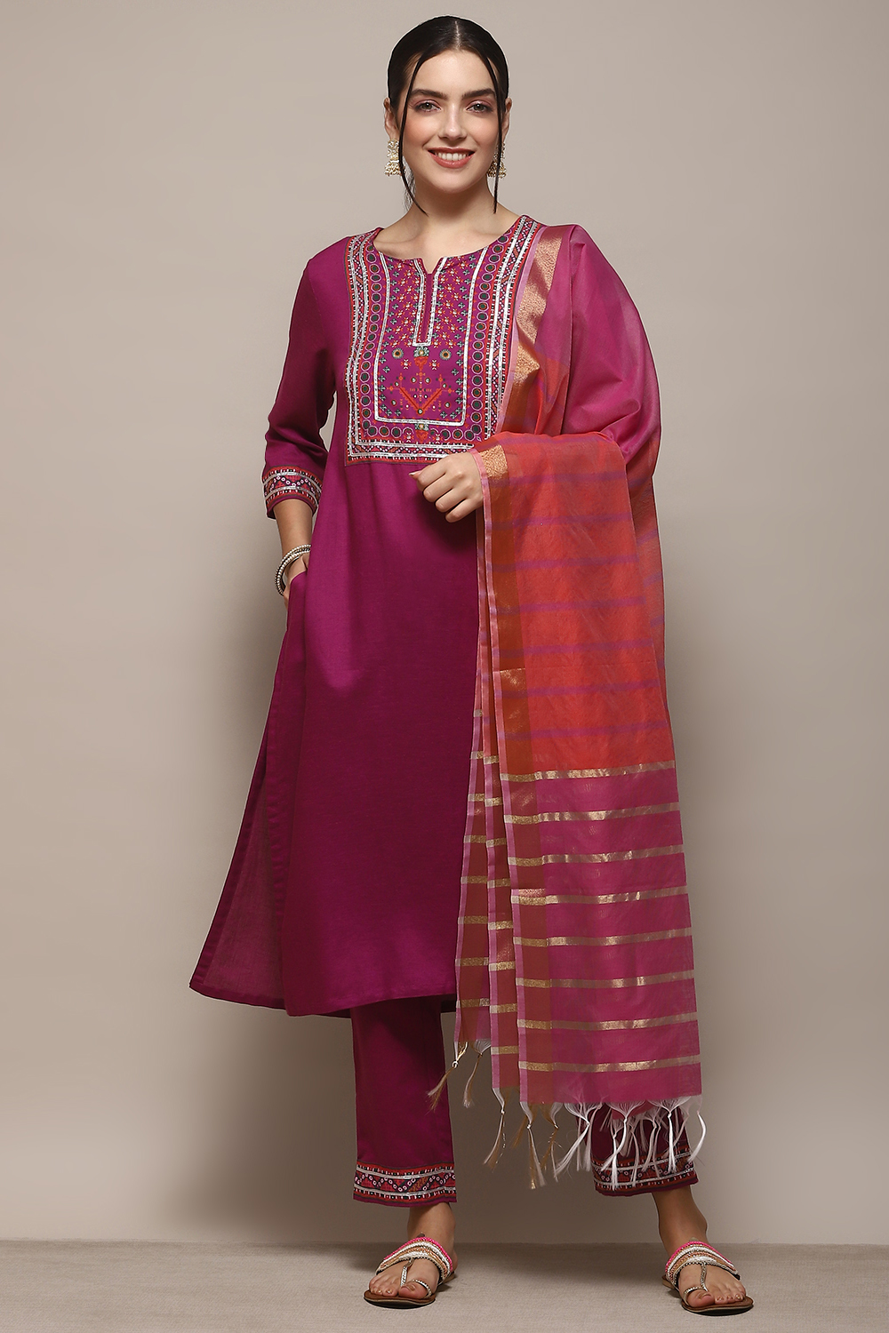 Pink-Purple Rayon flax Narrow Kurta Pant Suit Set image number 7