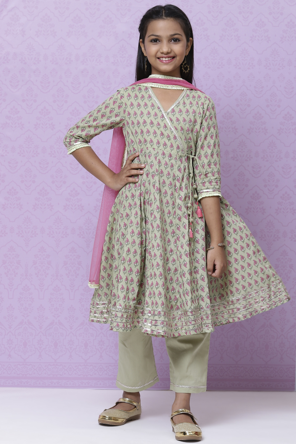 Pista Green Cotton Girls Flared Straight Kurta Palazzo Suit Set image number 4