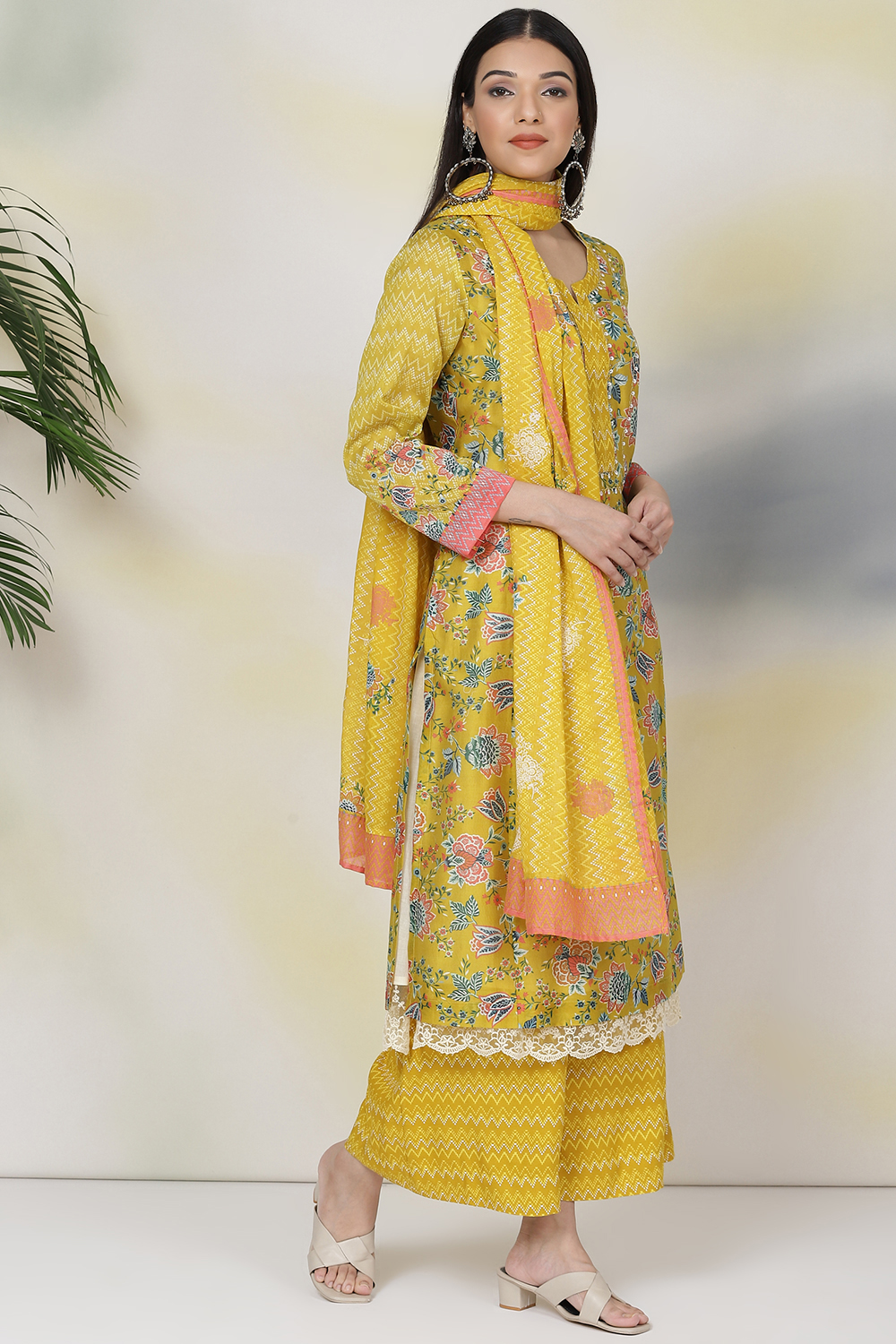 Yellow Cotton Silk Double Layered Kurta Flared Palazzo Suit Set image number 8