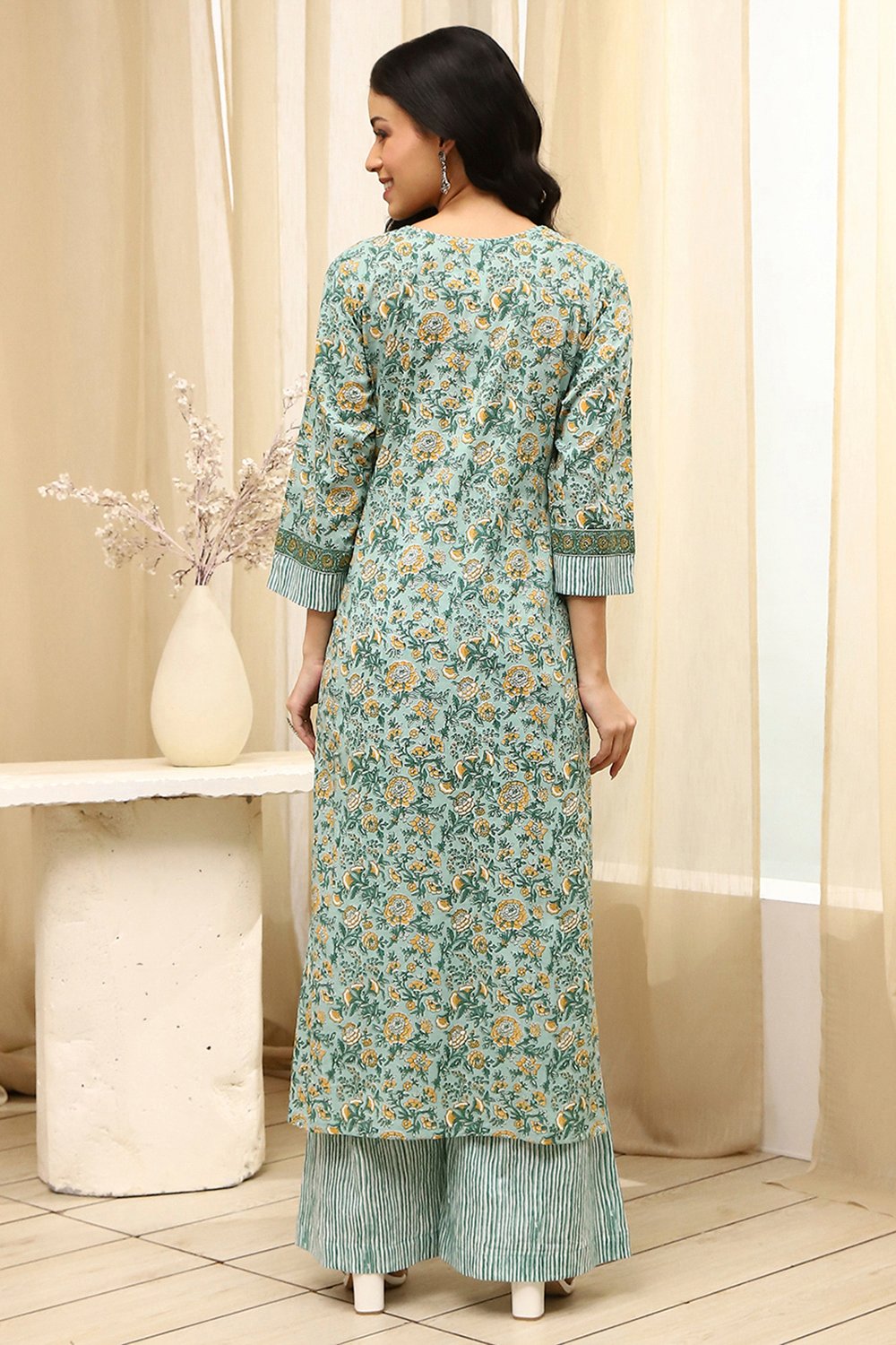 Green Cotton Screen Print Unstitched Suit Set image number 6