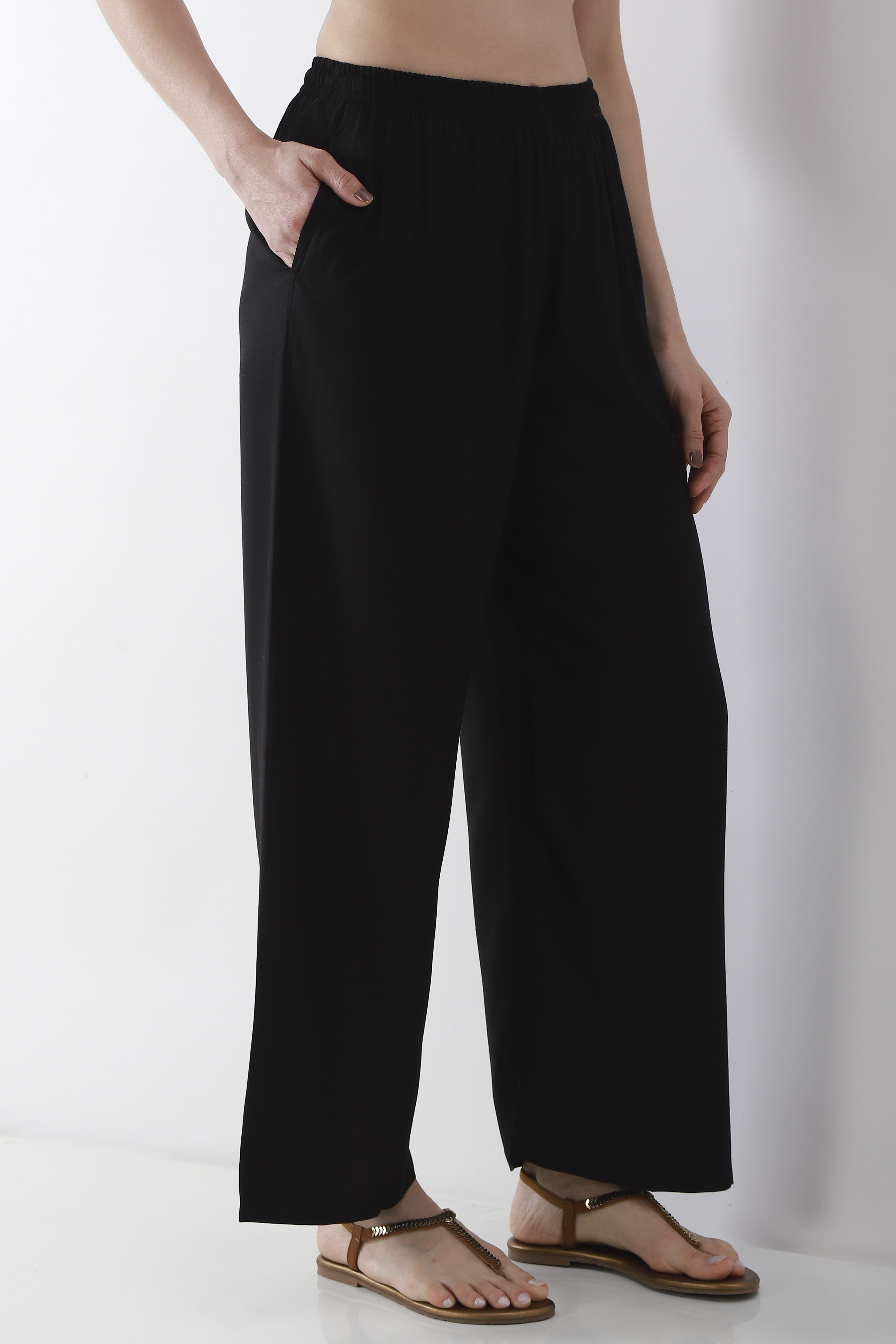 Green Solid Straight Palazzos image number 3