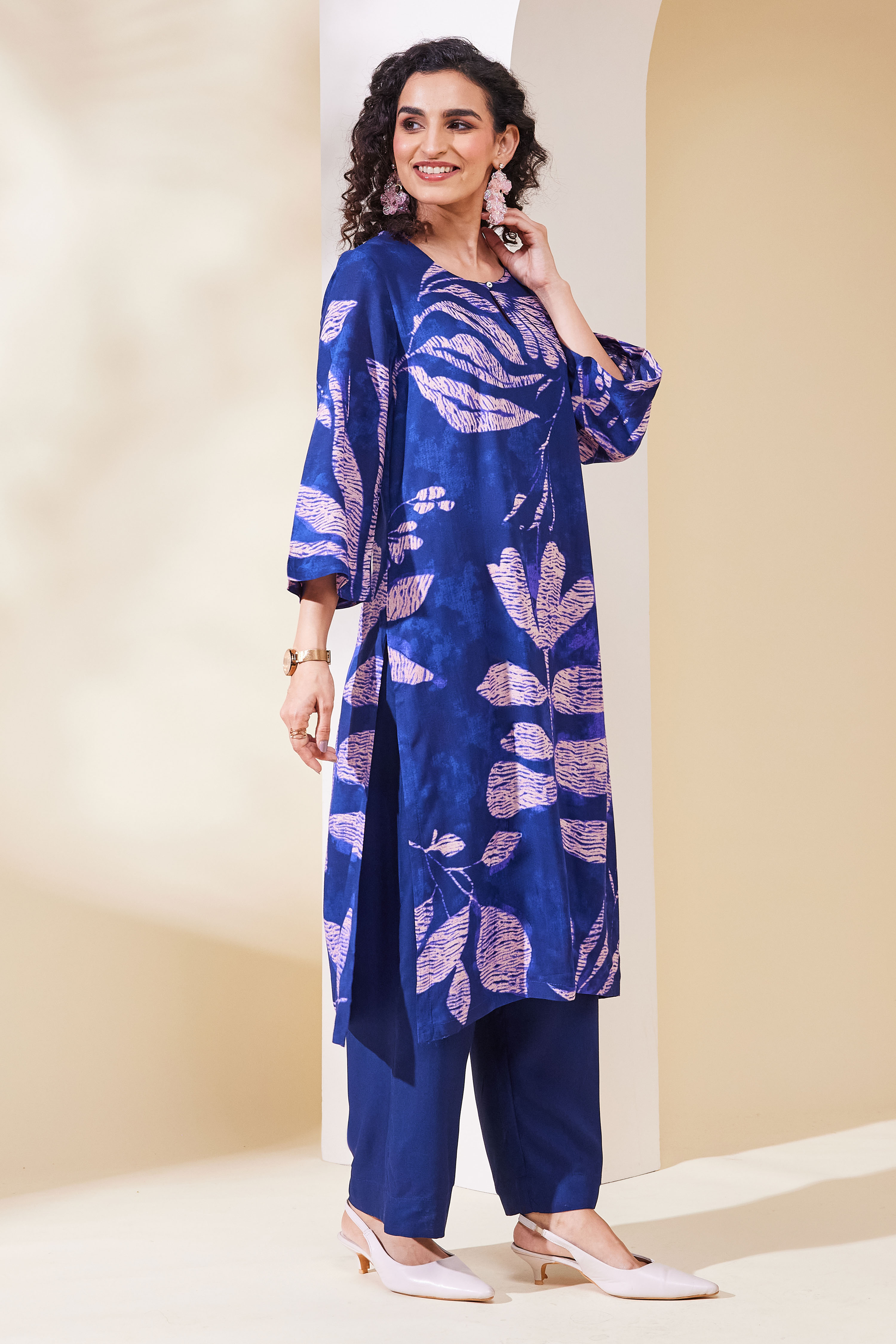 Blue Viscose Rayon A Line Kurta Pants Set image number 5