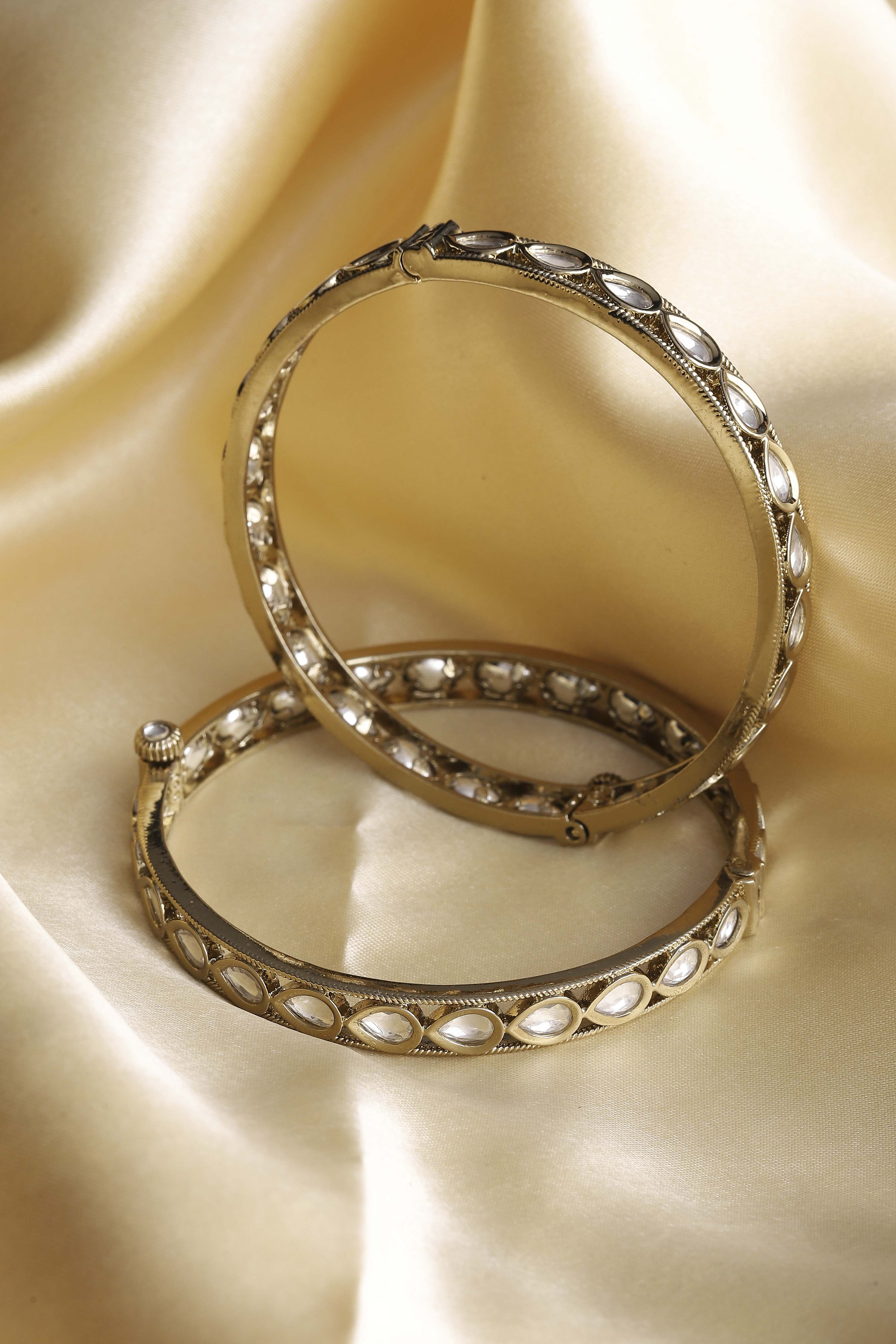 Gold Alloy Bangle image number 0