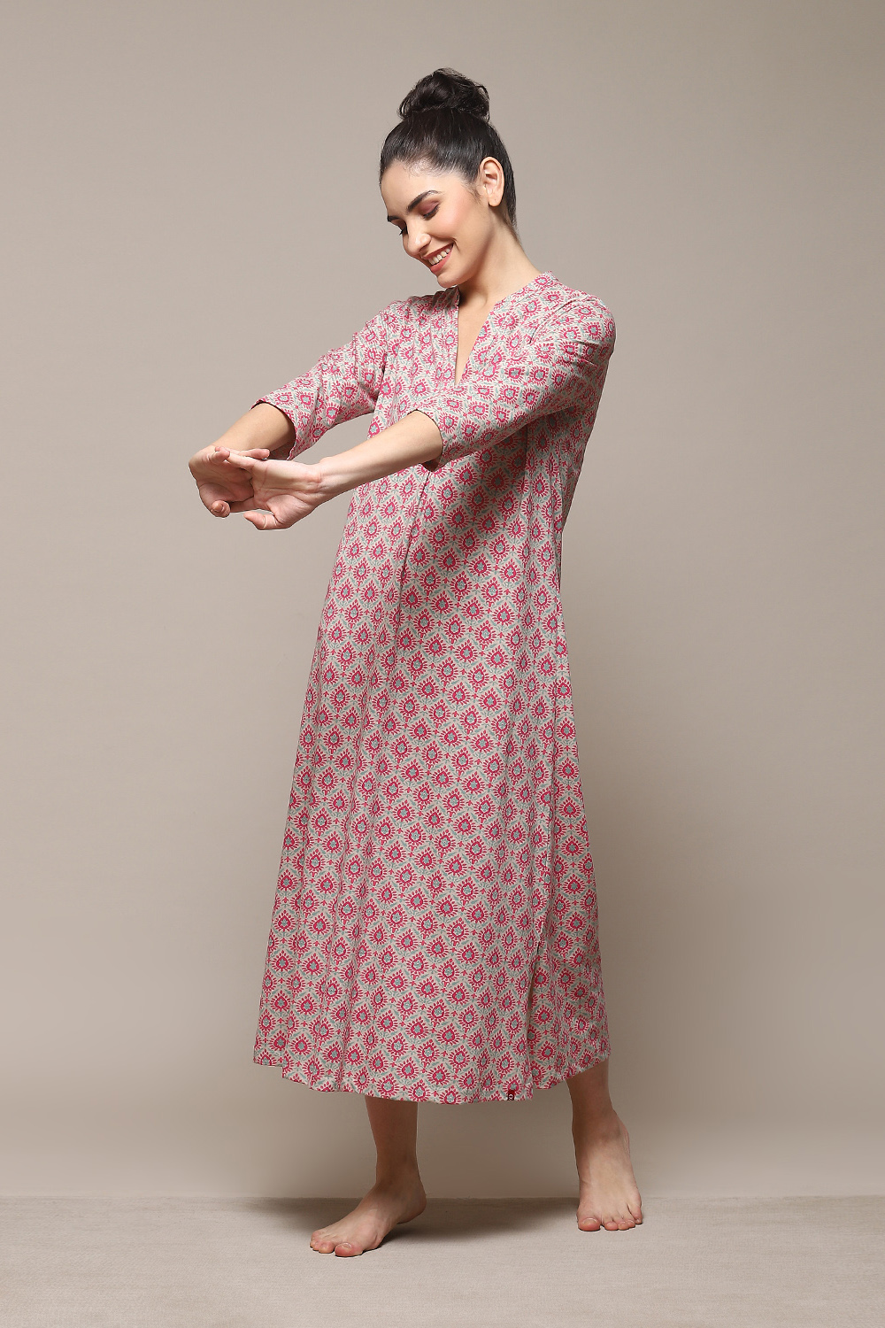 Off White & Pink Cotton Printed Sleepwear image number 0