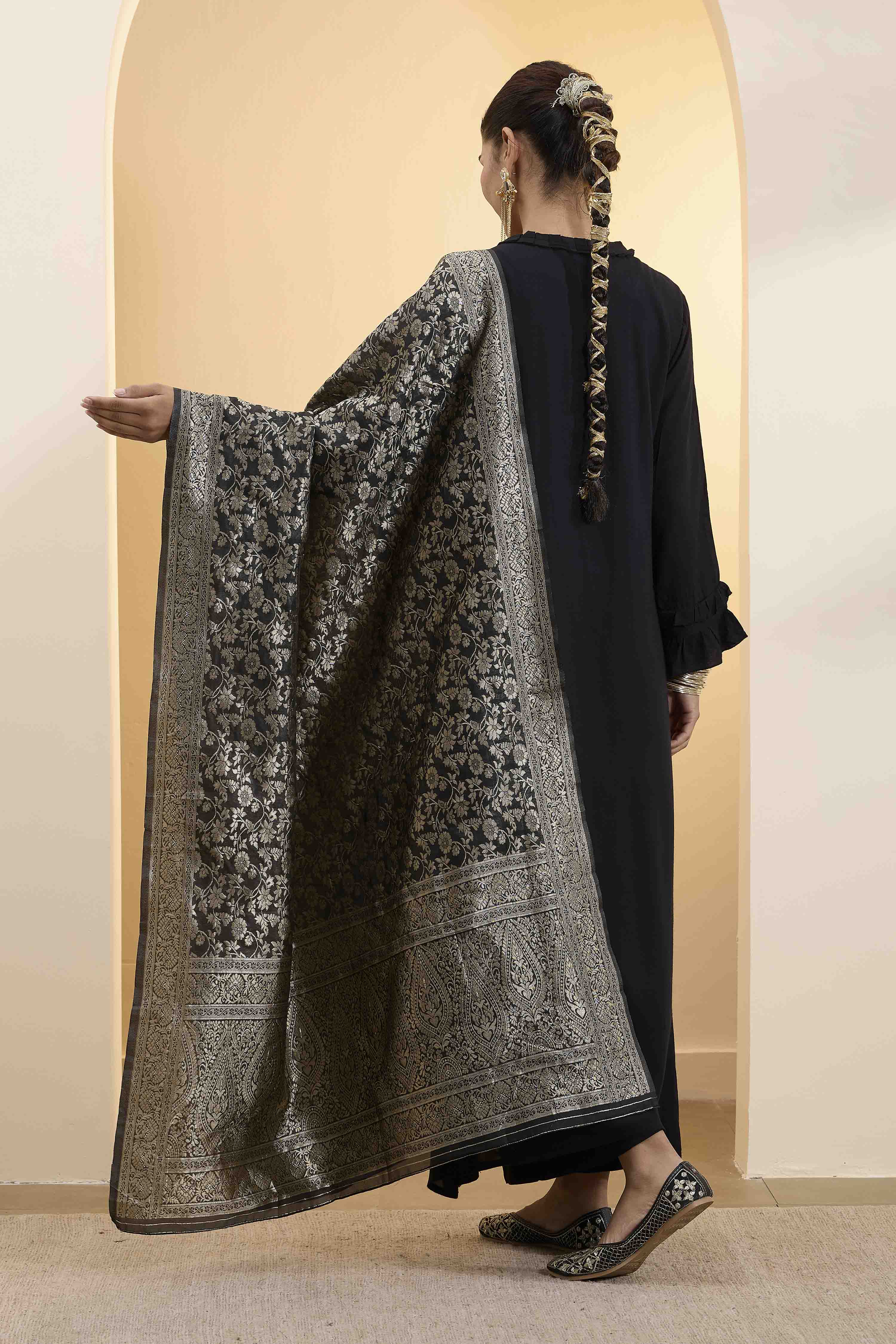 Green Black Poly Floral Banarasi Dupatta image number 2