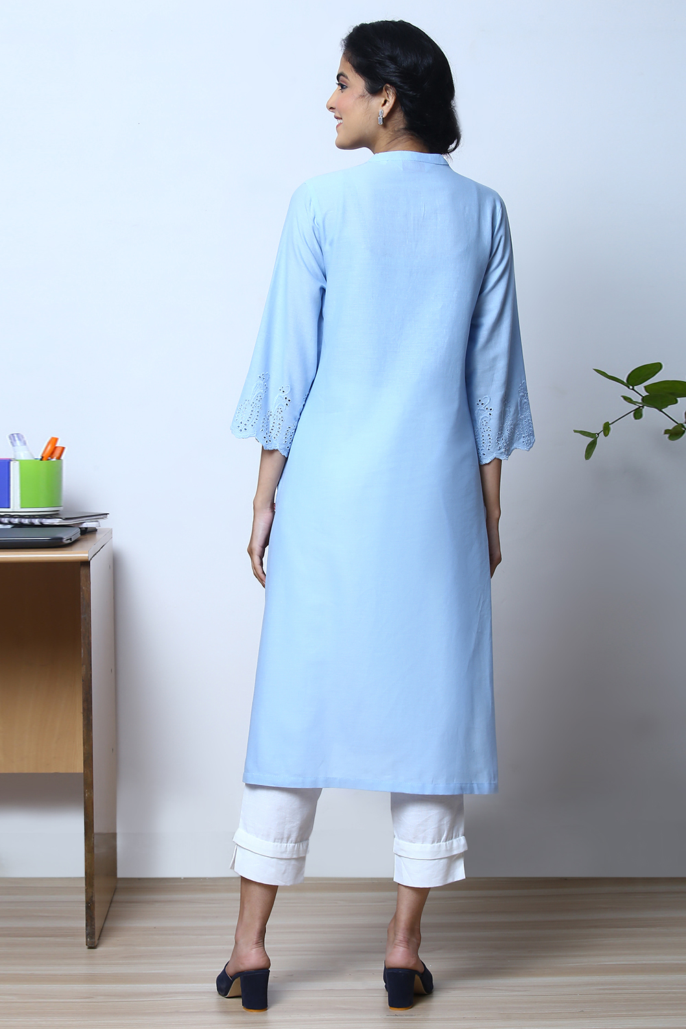 Powder Blue Cotton Flax Straight Kurta image number 6