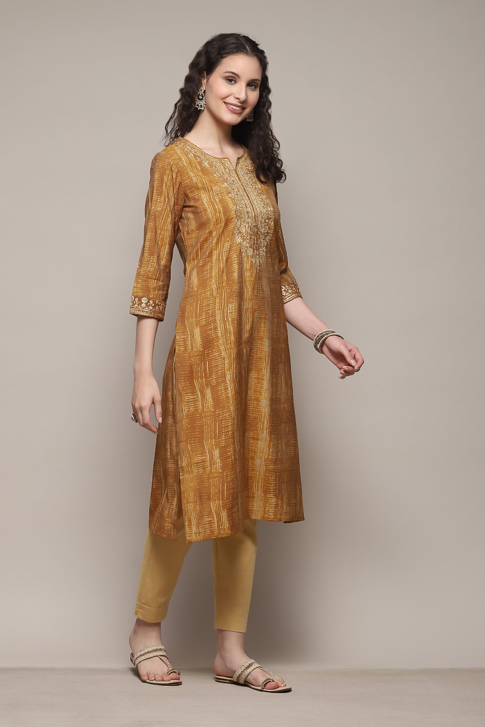 Gold Poly Viscose Straight Printed Kurta image number 5