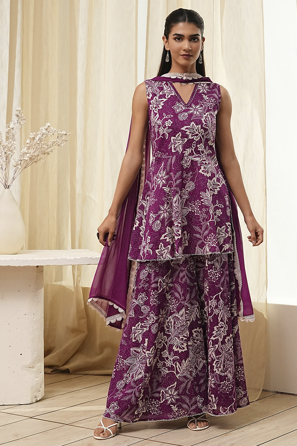 Green Cotton Floral Peplum Suit Set image number 6