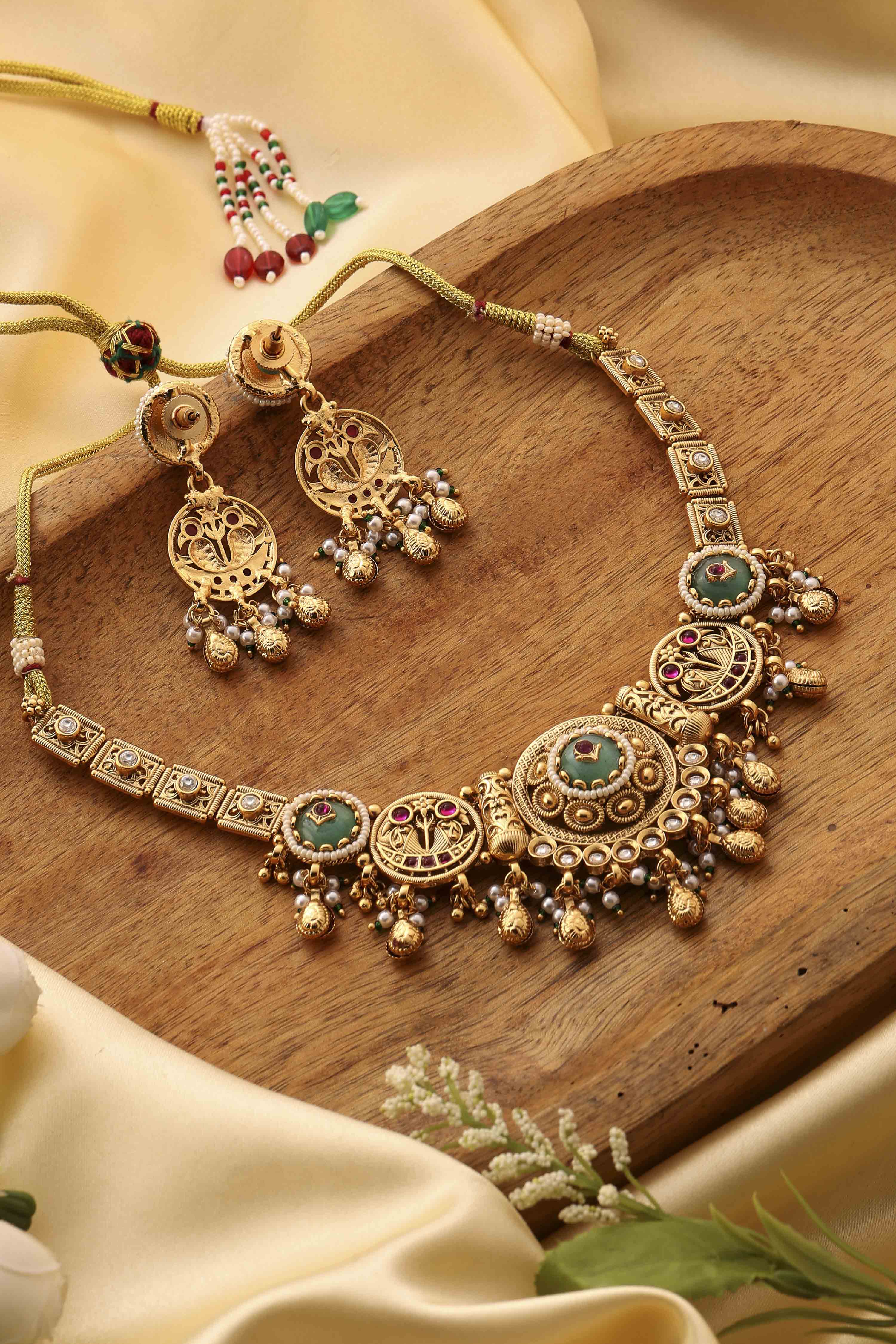 Mint Green Gold-Plated Brass Necklace Set image number 2