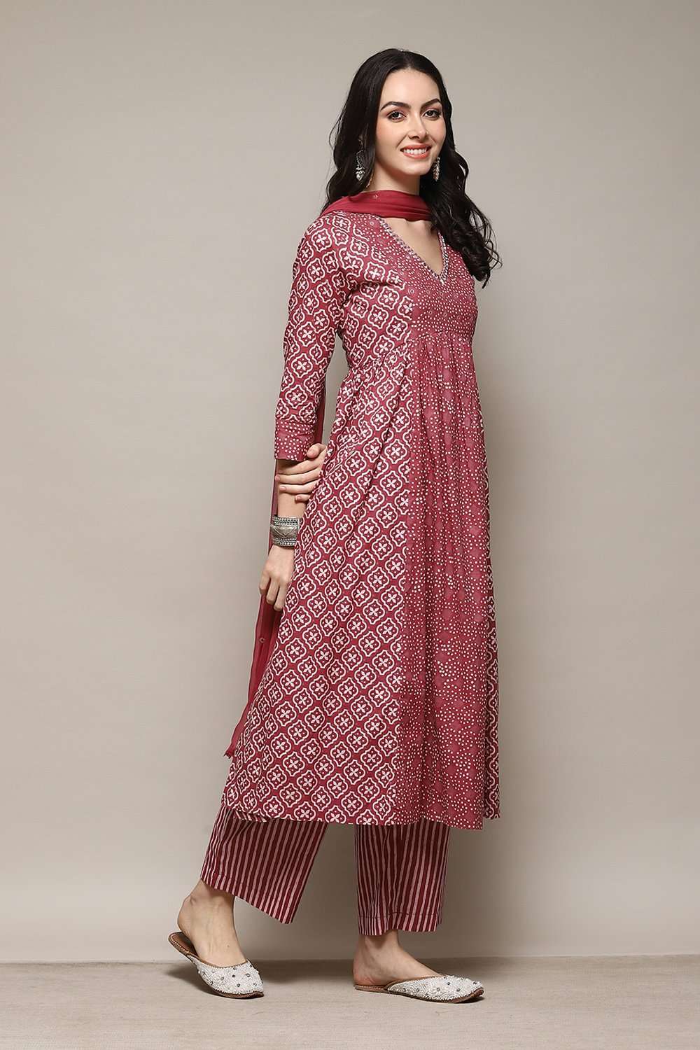 Onion Pink Cotton Gathered Kurta Palazzo Suit Set image number 6