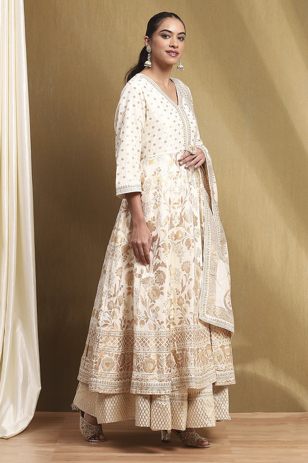 Off-white Brocade Anarkali Suit Set image number 5