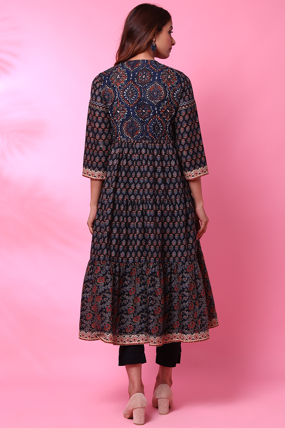 Black Cotton Double Layered Printed Kurta image number 6