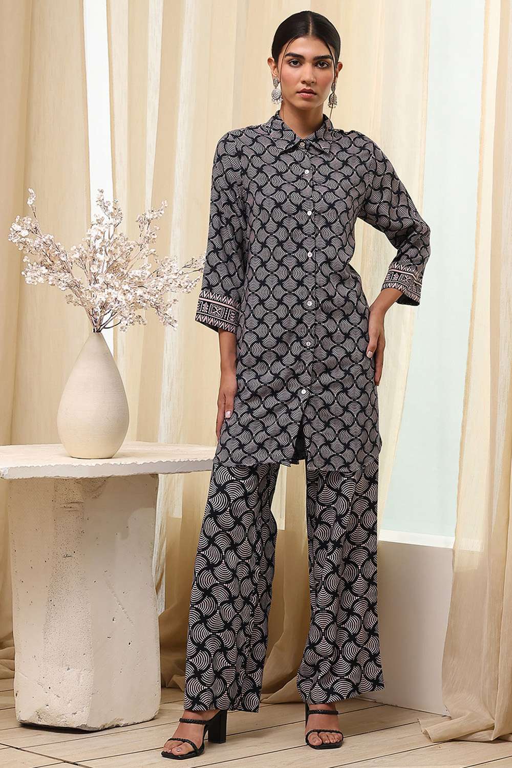 Black Viscose Rayon Straight Fusion Set image number 6