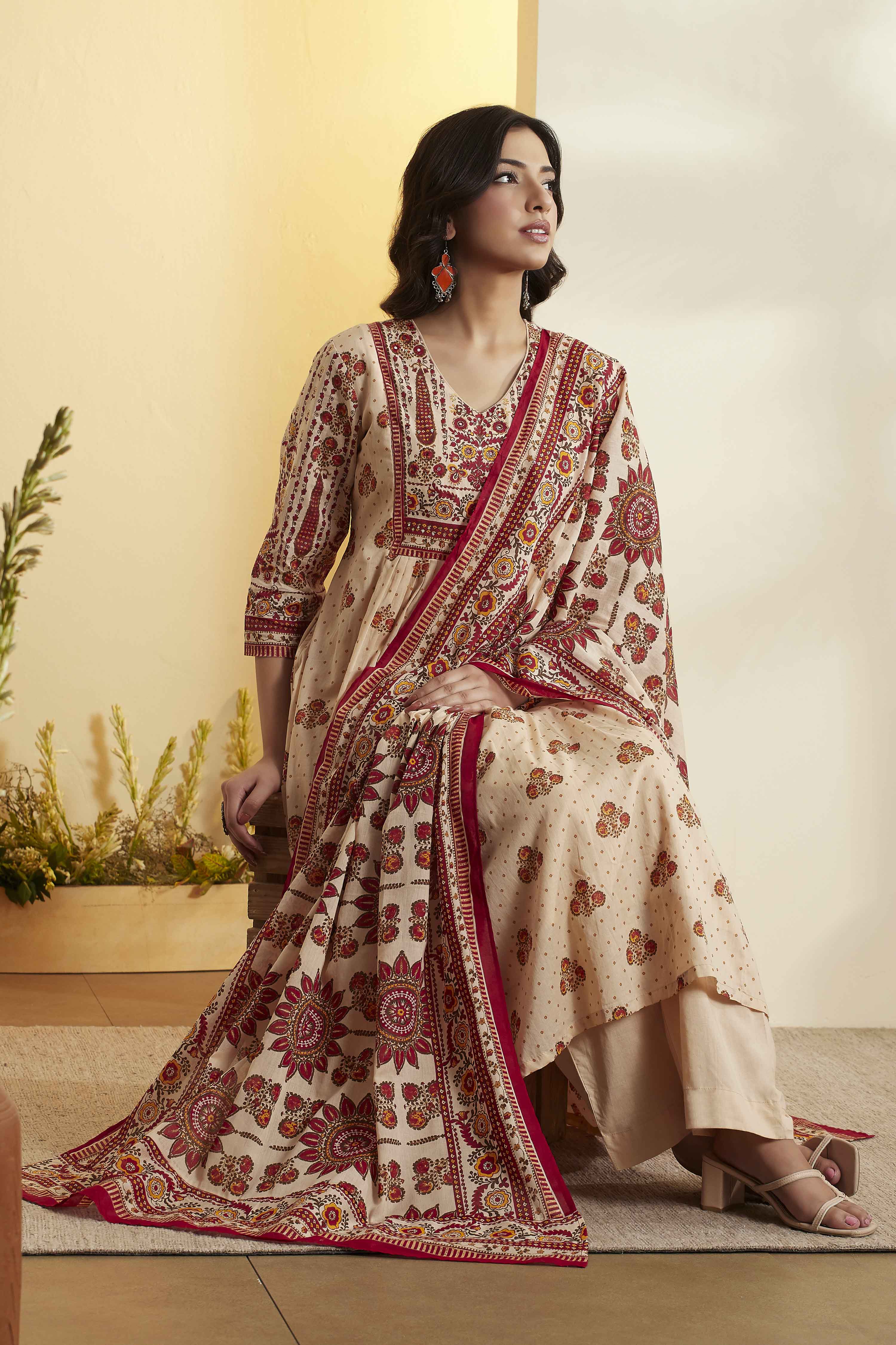 Beige Cotton Kalidar Suit Set image number 0