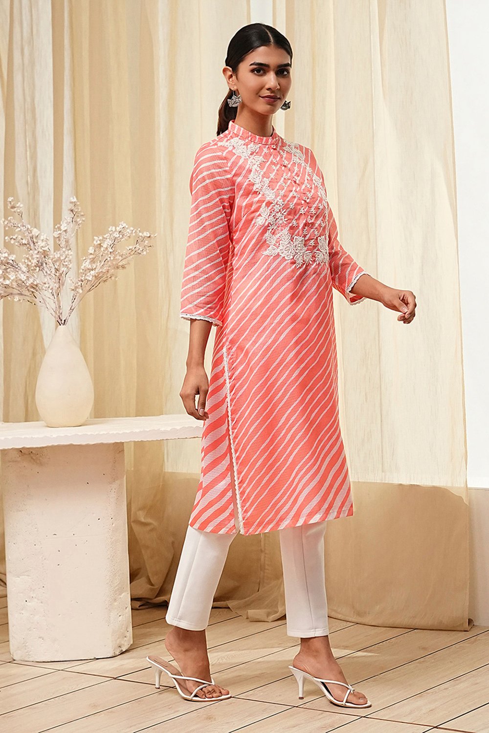 Coral Polyester Straight Kurta image number 4