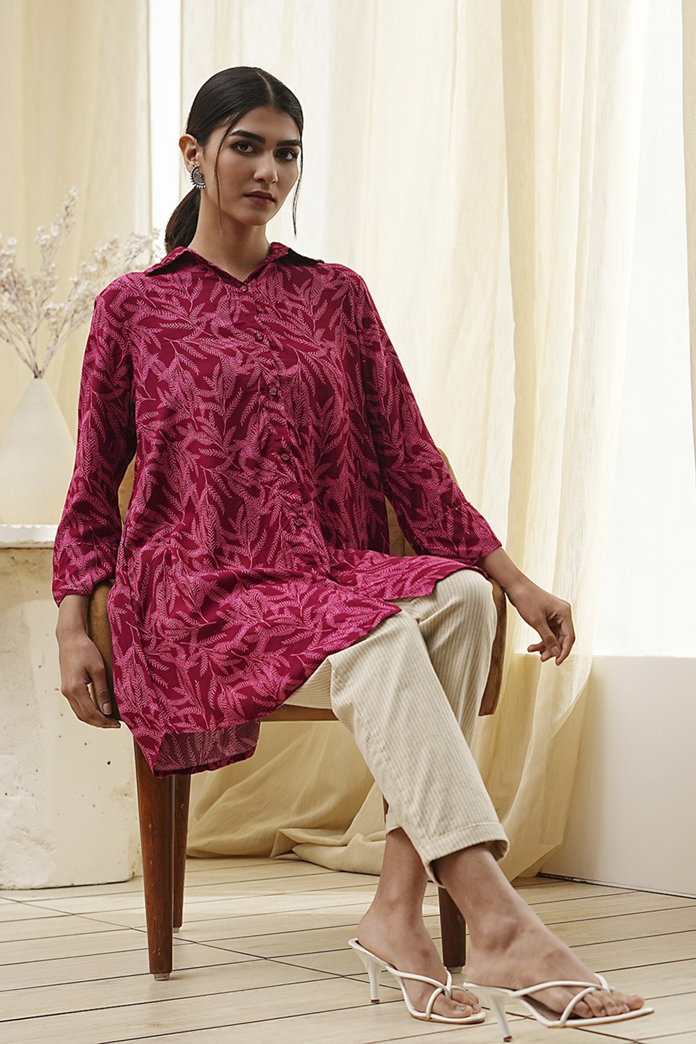 Red Printed Shirt-Style Short Kurta image number 0