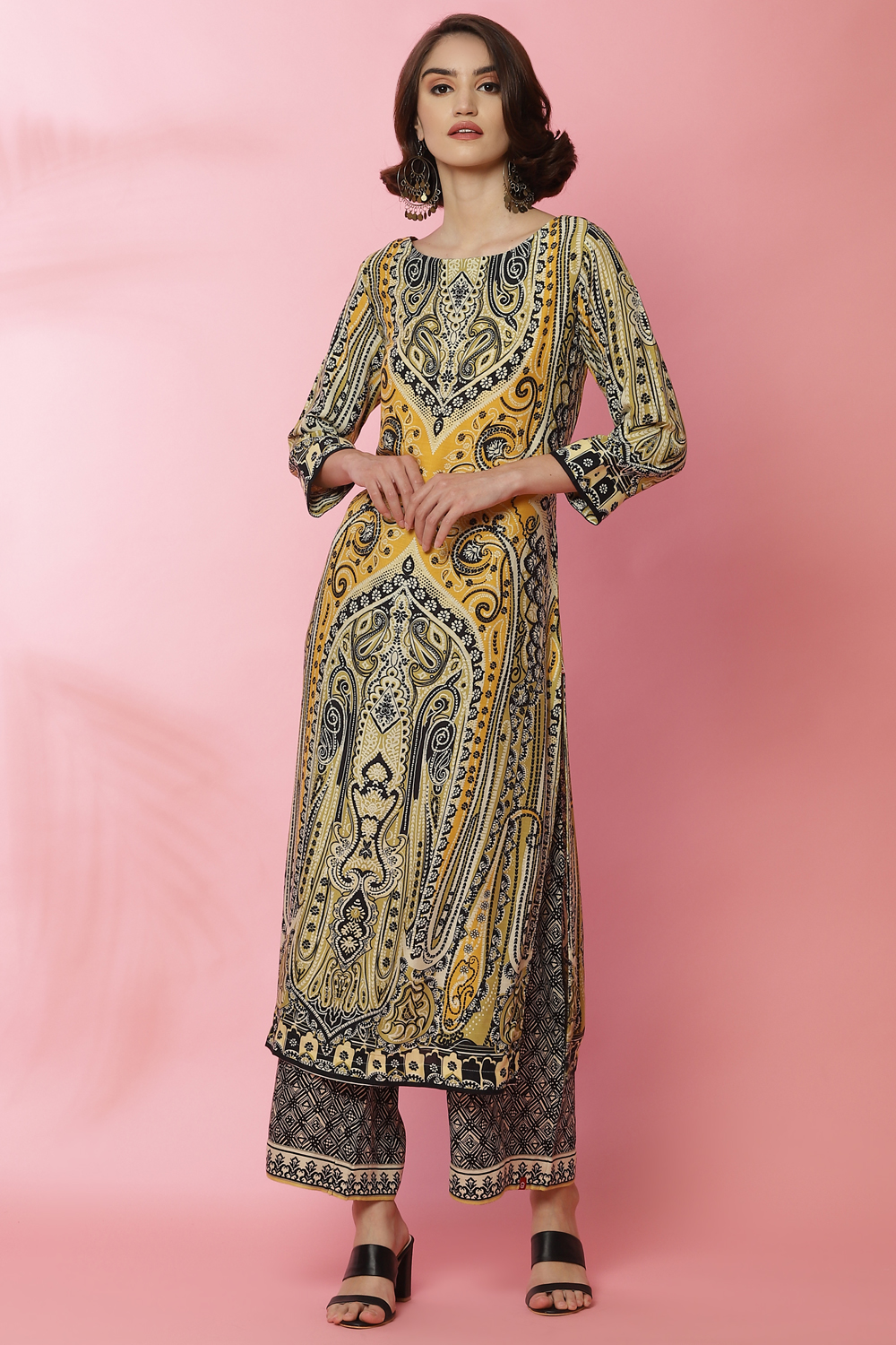 Mustard Rayon Straight Printed Kurta image number 2