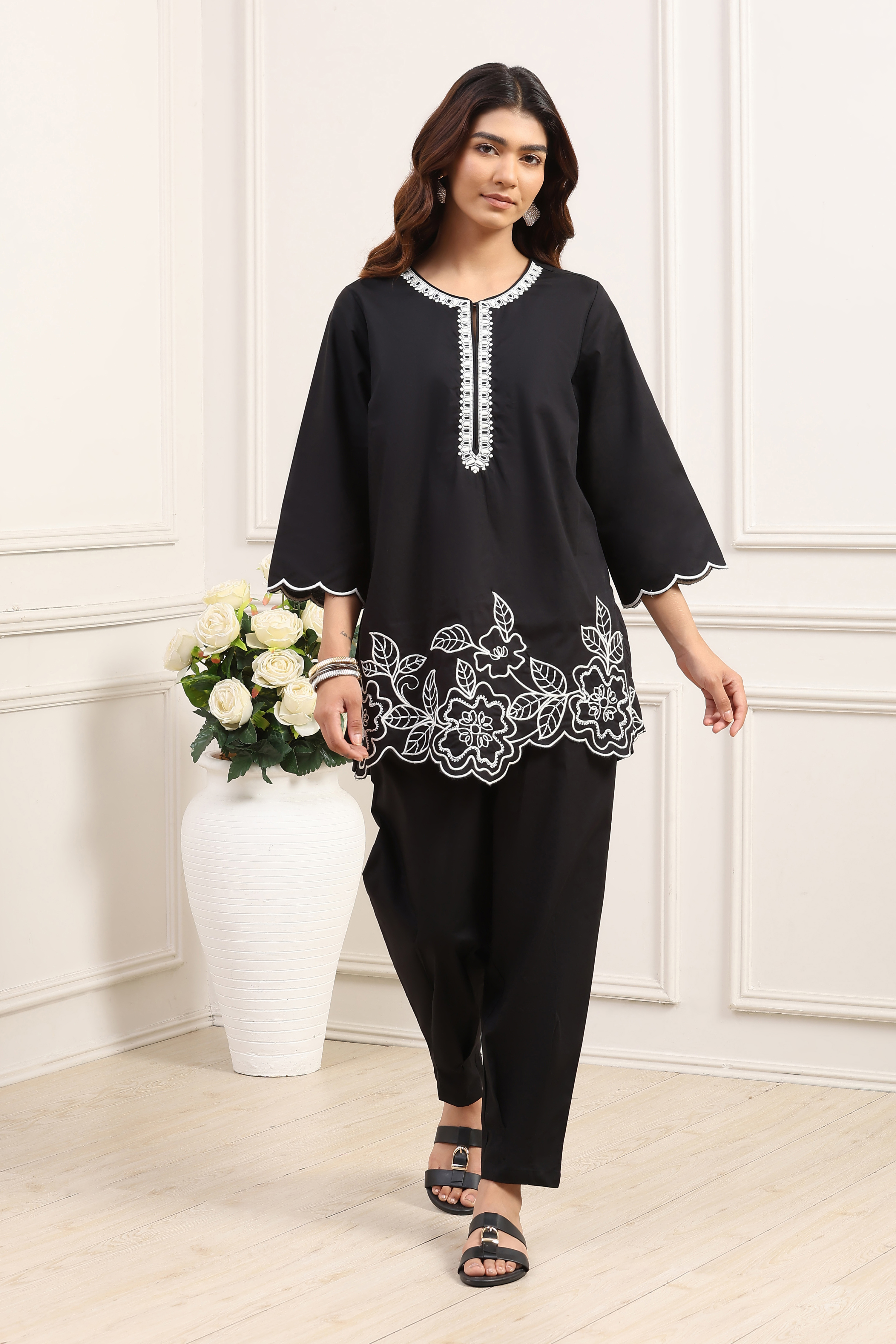 Black Cotton Floral Embroidered Straight Kurta Set image number 6