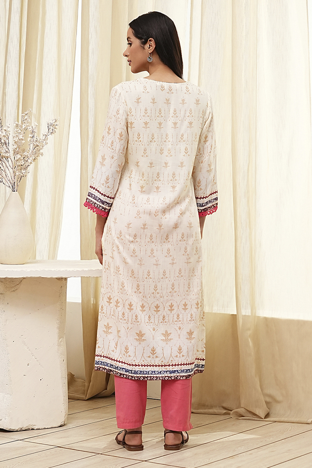 Ecru Floral Printed Straight Kurta image number 3