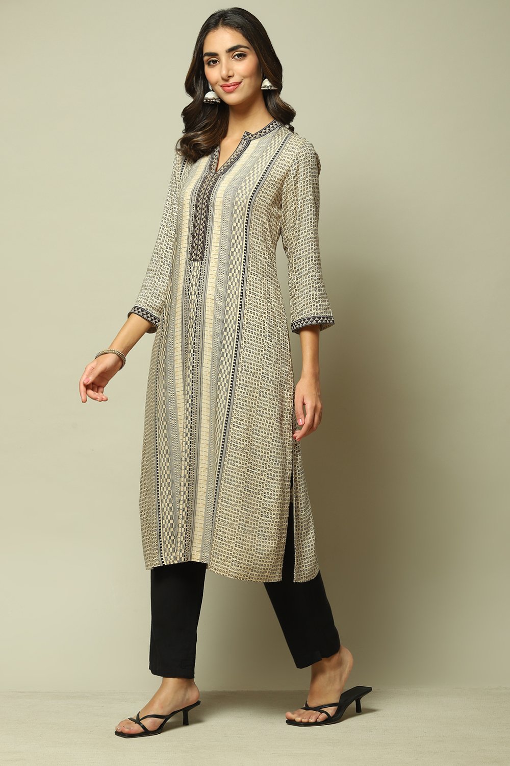 Beige & Black LIVA Straight Printed Kurta image number 5