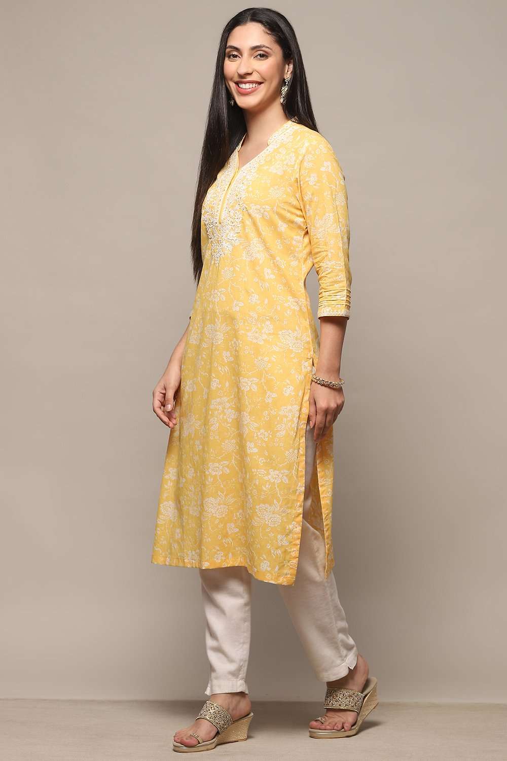 Yellow Cotton Straight Kurta image number 2