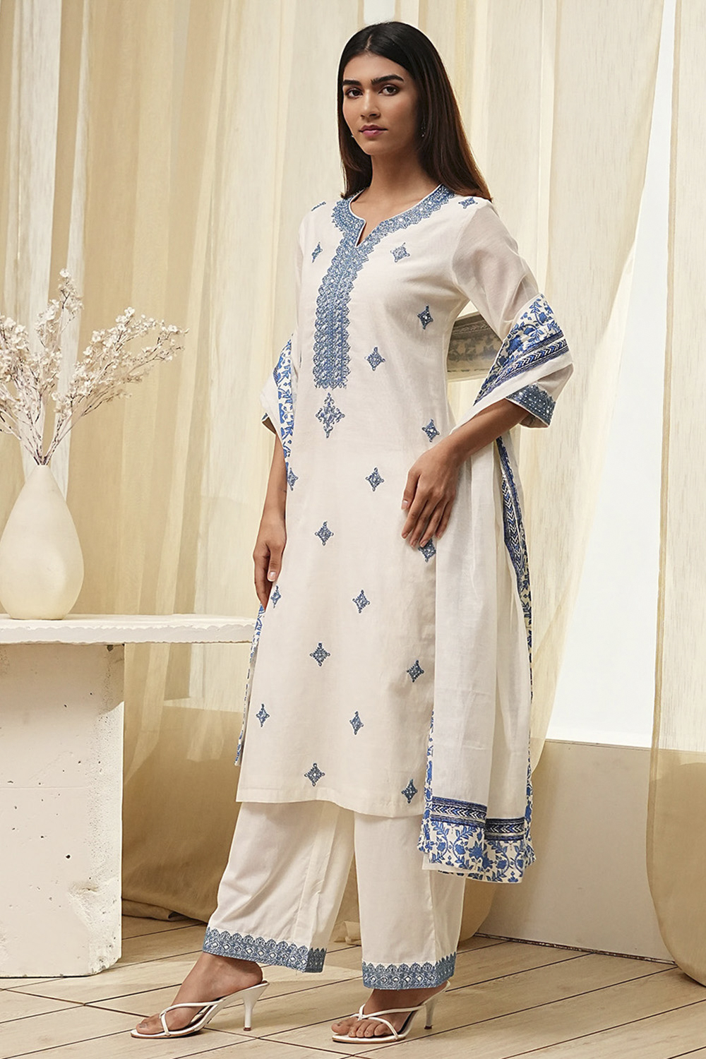 Pink Embroidered Straight Suit Set image number 3